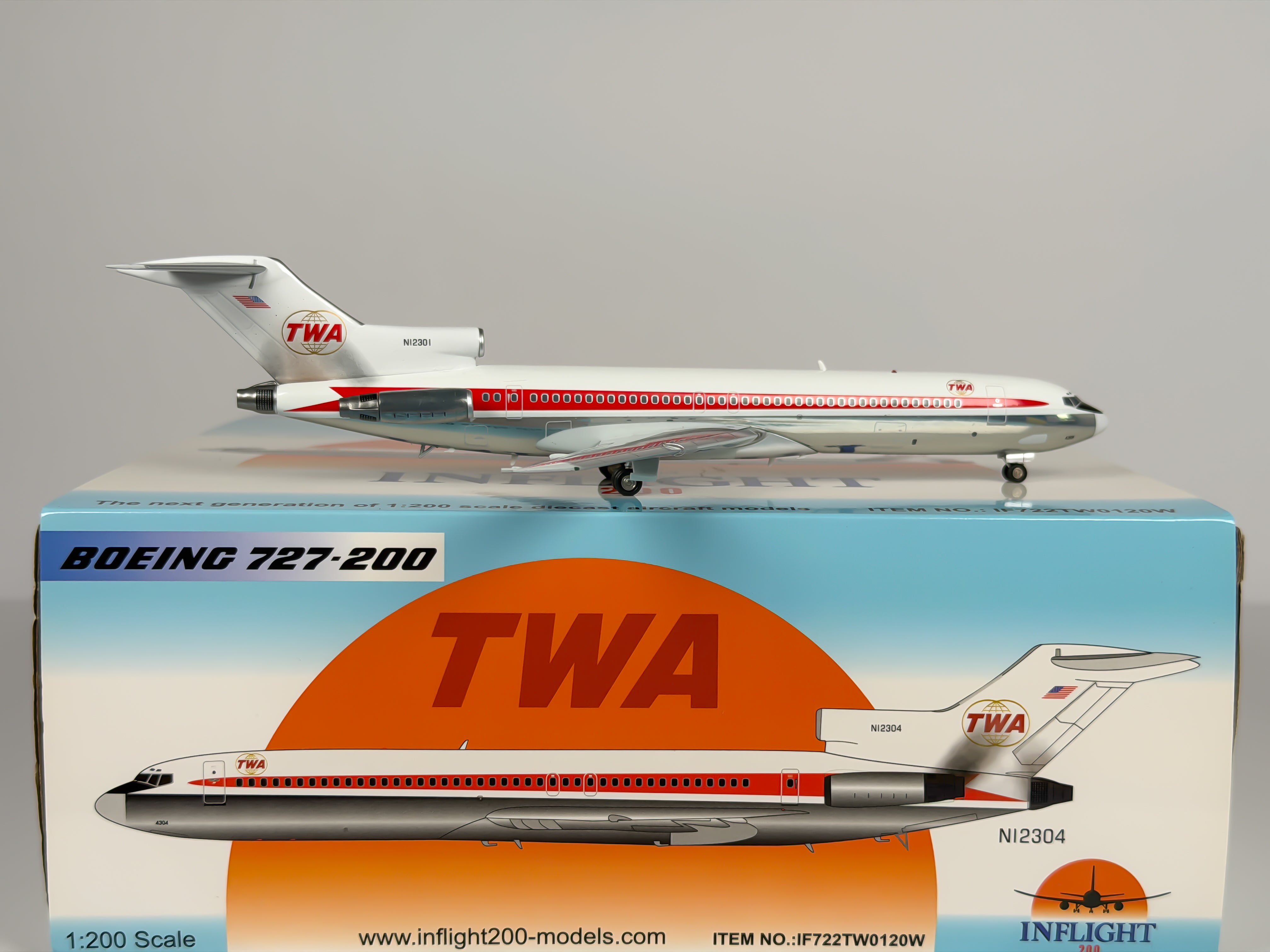 Trans World Airlines (TWA) Boeing 727-200 1:200 Inflight200 N12304 (IF722TW0120W)