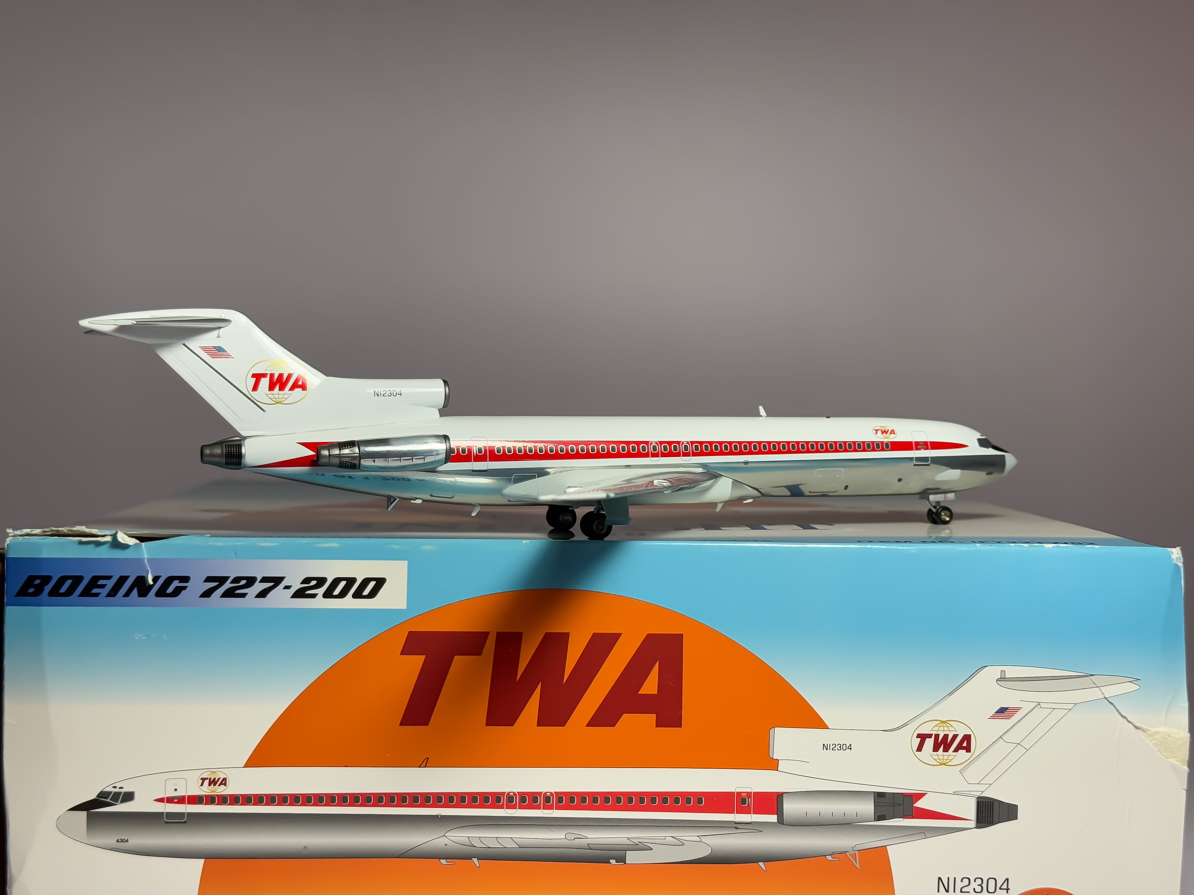 Trans World Airlines (TWA) Boeing 727-200 1:200 Inflight200 N12304 (IF722TW02)