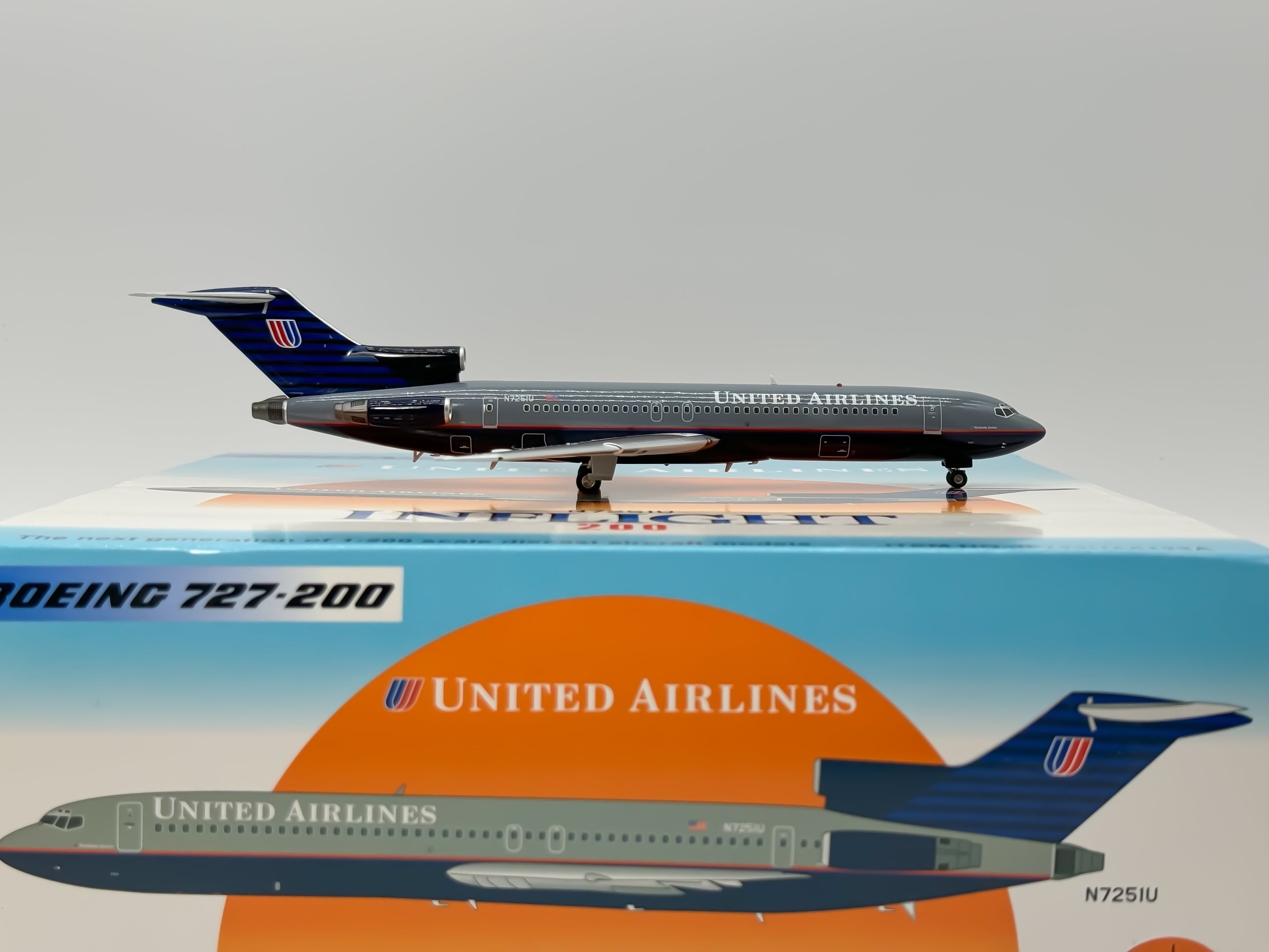 United Airlines Boeing 727-200 1:200 Inflight200 N7251U (IF722UA0123A)