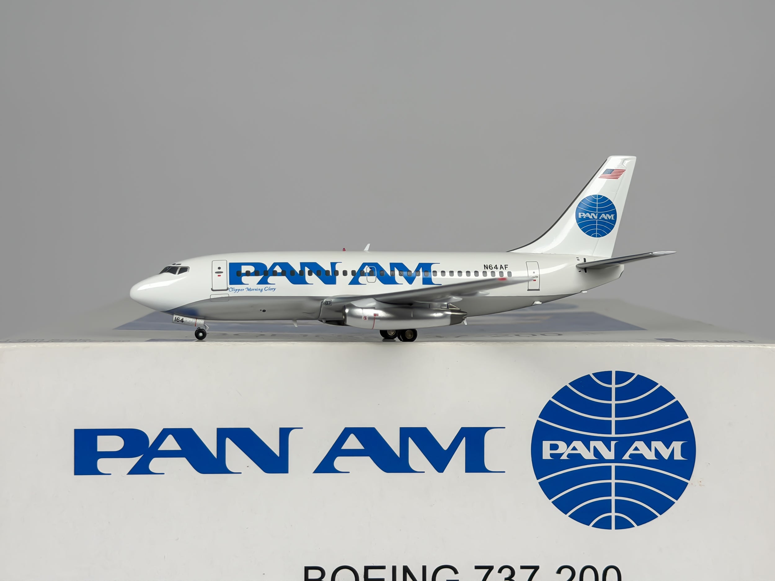 Pan American Boeing 737-200 1:200 Inflight200 N64AF (IF732005)