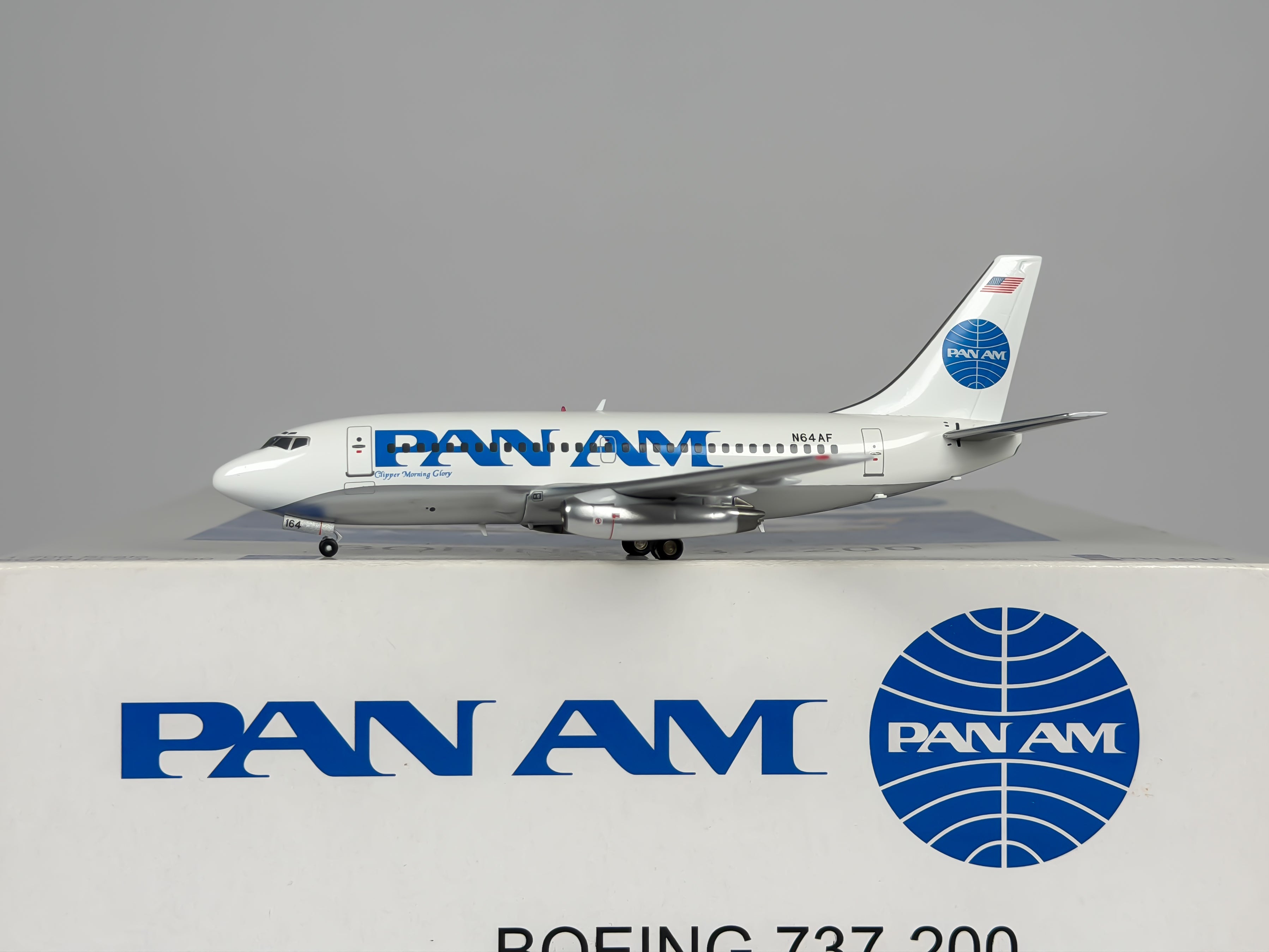 Pan American Boeing 737-200 1:200 Inflight200 N64AF (IF732005)