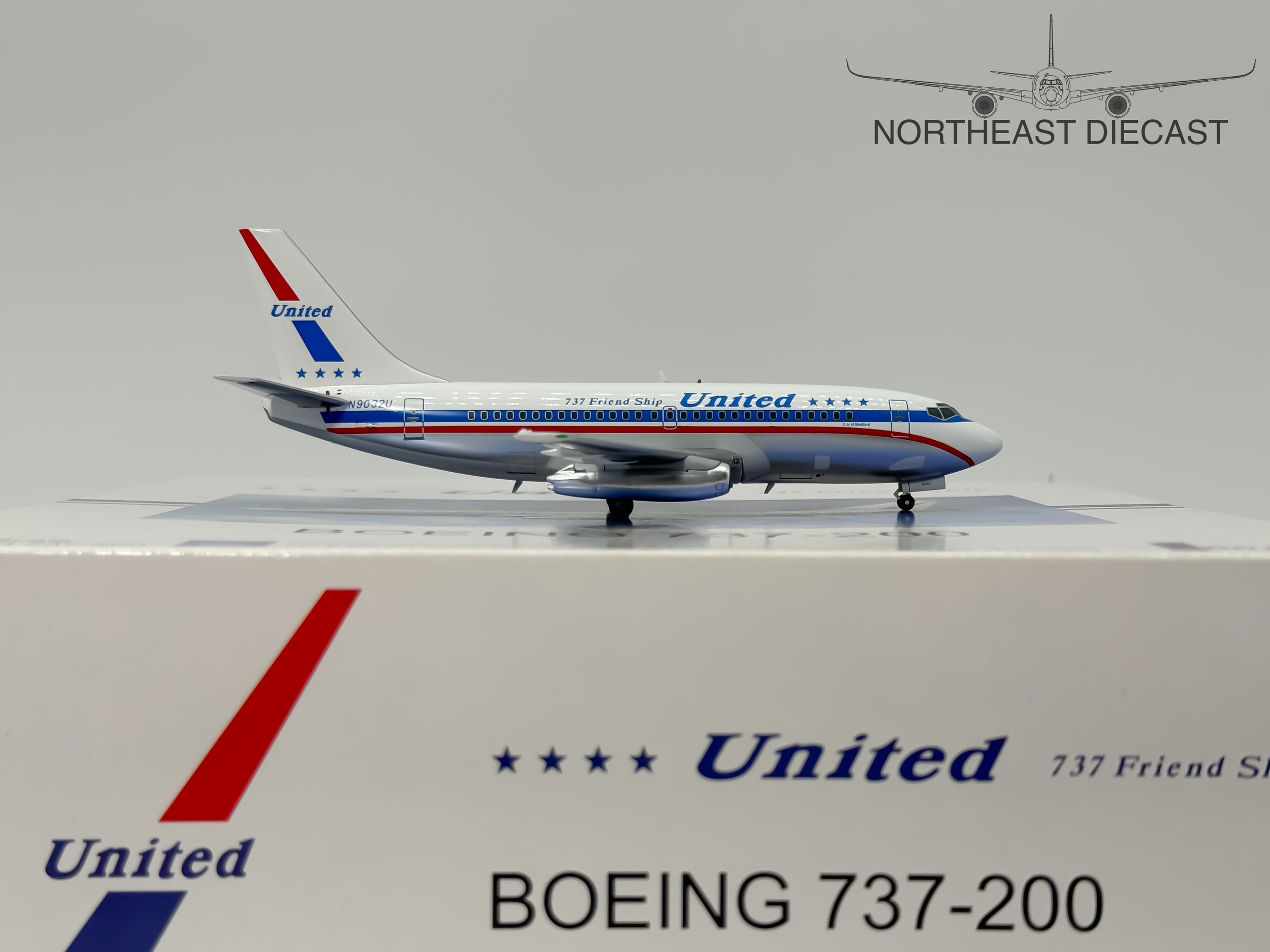 United Airlines Boeing 737-200 1:200 Inflight200 N9032U (IF732009)