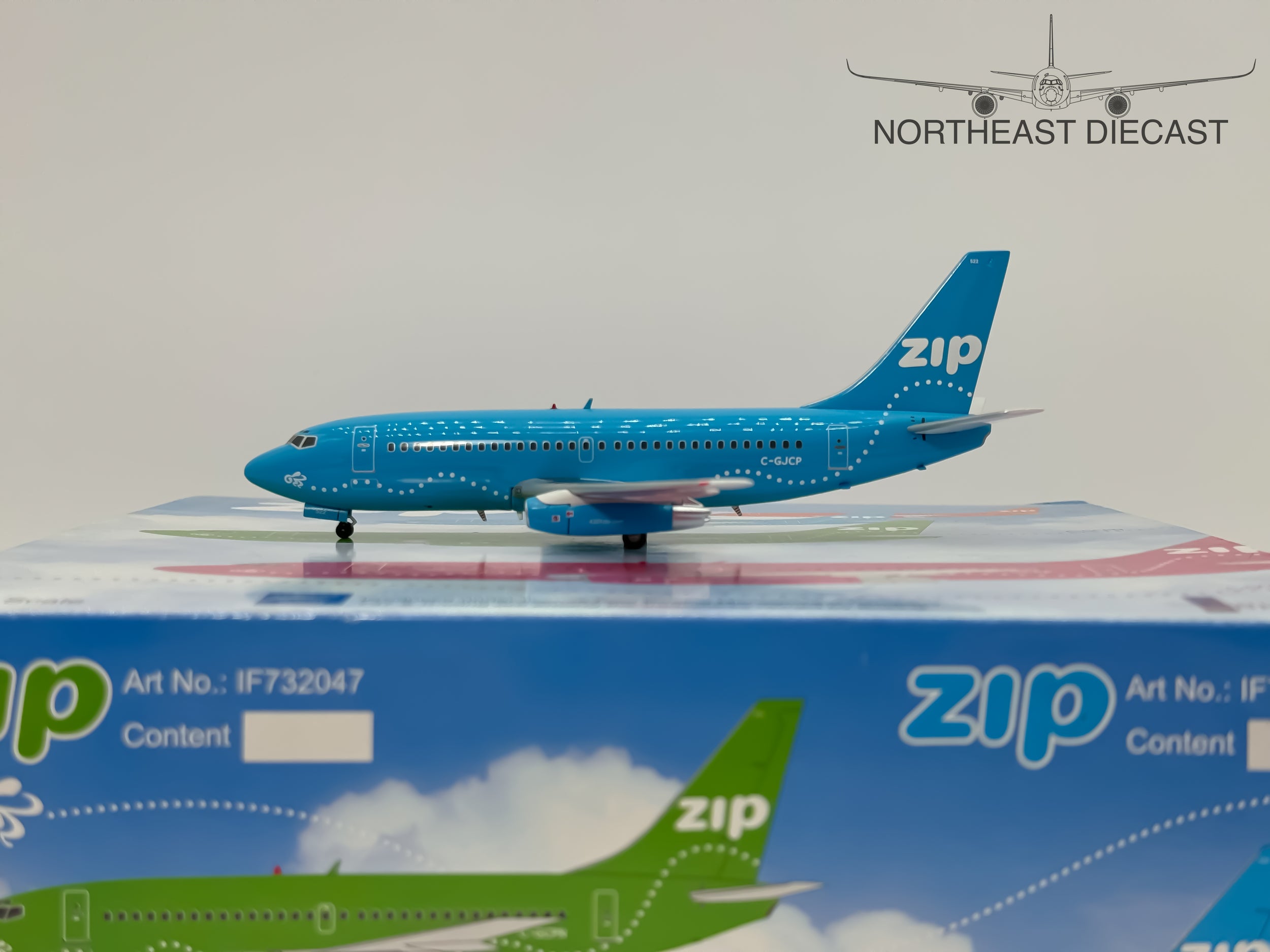 Zip Boeing 737-200 1:200 Inflight200 C-GJCP (IF732048)