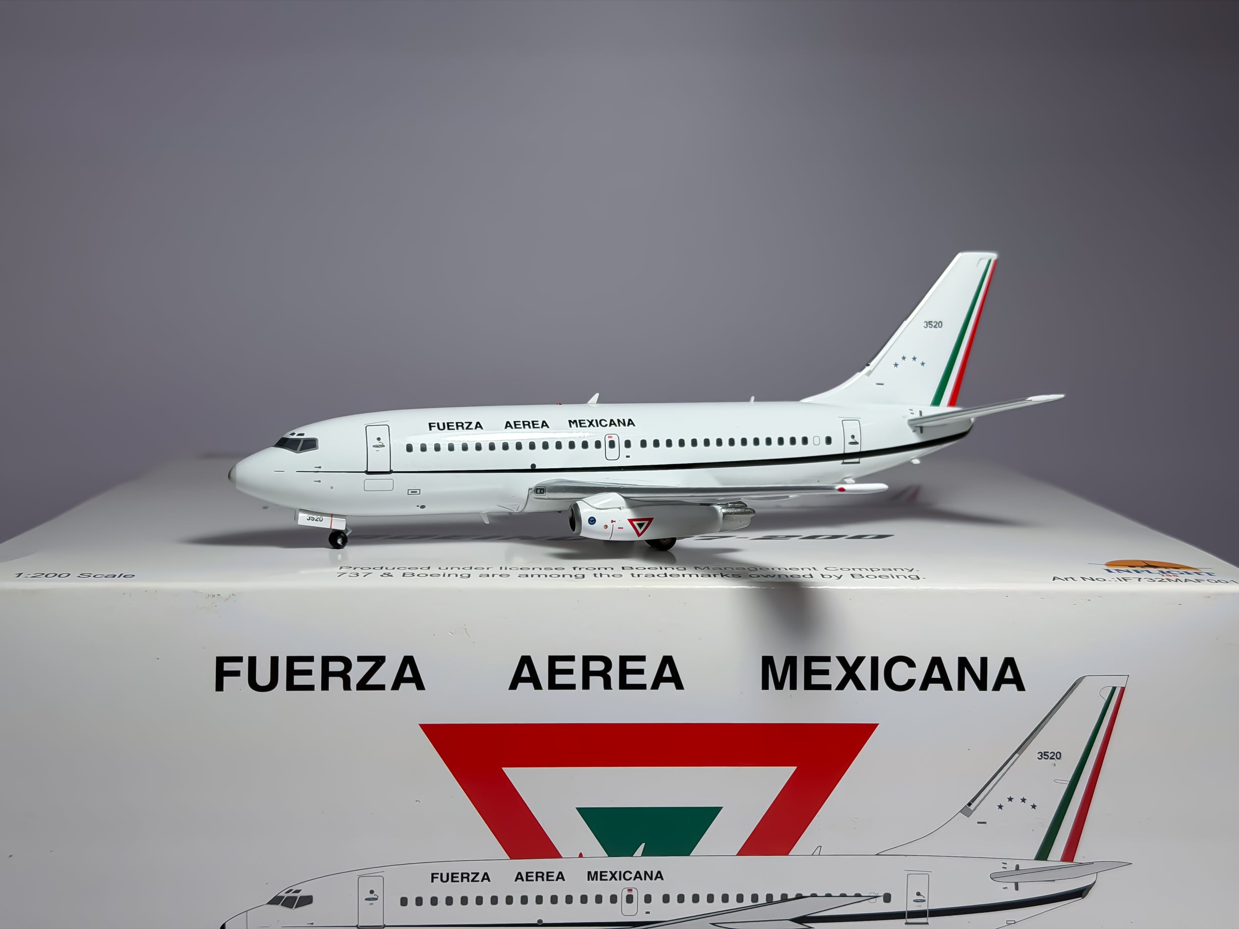 Mexican Air Force Boeing 737-200 1:200 Inflight200 3520 (IF732MAF001)