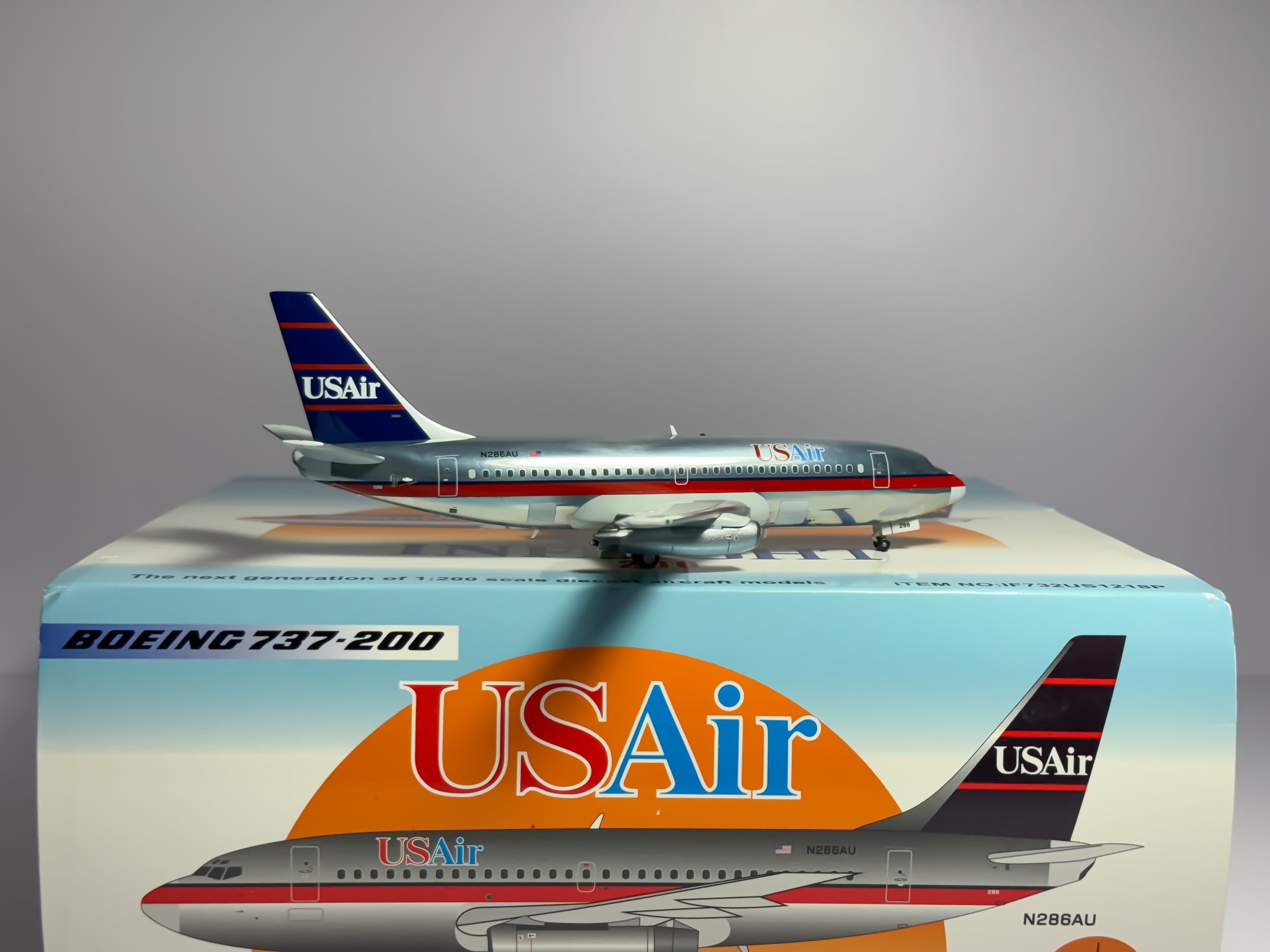 USAir Boeing 737-200 1:200 Inflight200 N286AU (IF732US1218P)