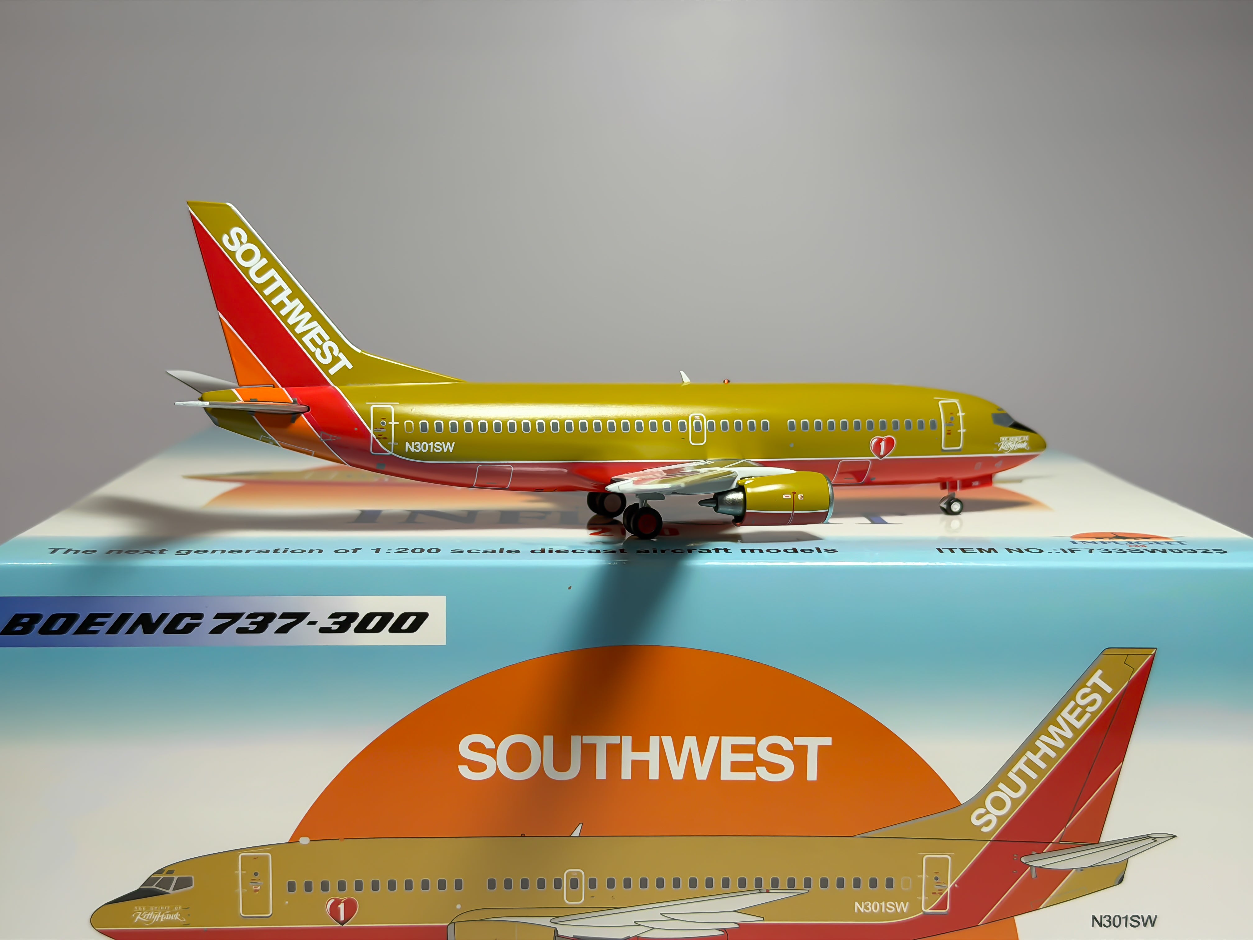 Southwest Airlines Boeing 737-300 1:200 Inflight200 N301SW (IF733SW0925)