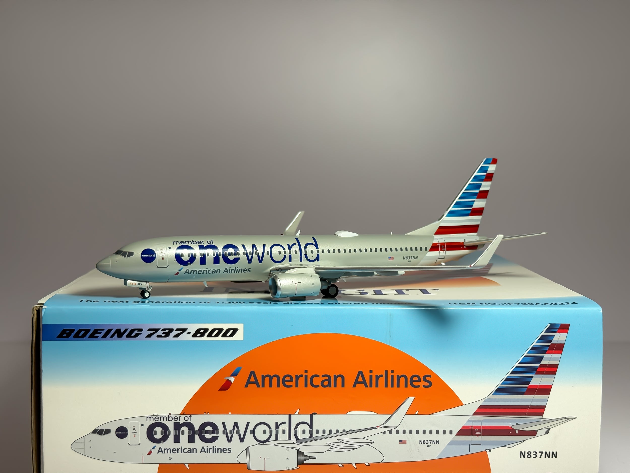 American Airlines Boeing 737-800 1:200 Inflight200 N837NN (IF738AA0224)