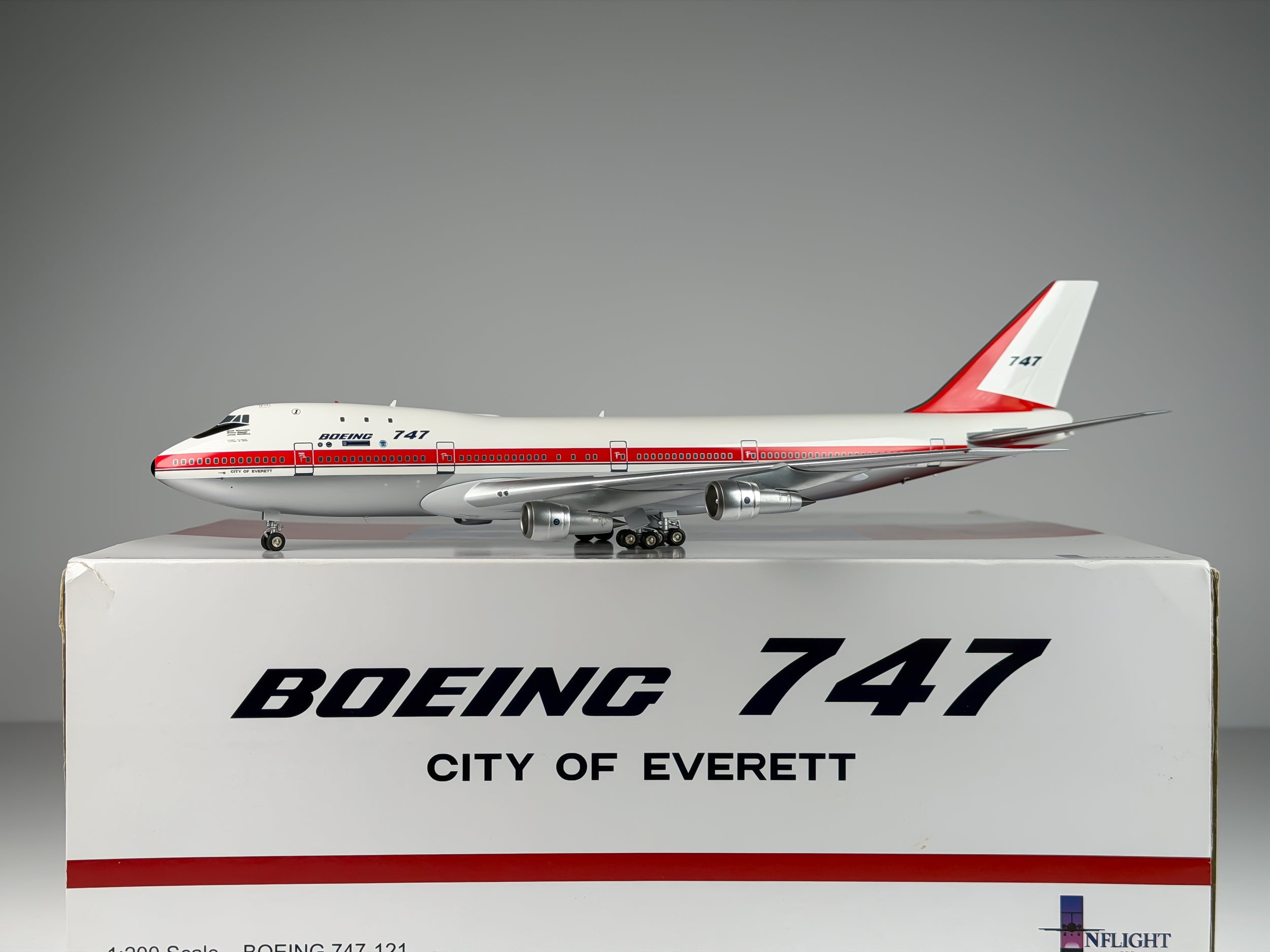 Boeing House Boeing 747-100 1:200 Inflight200 N7470 (IF741004)