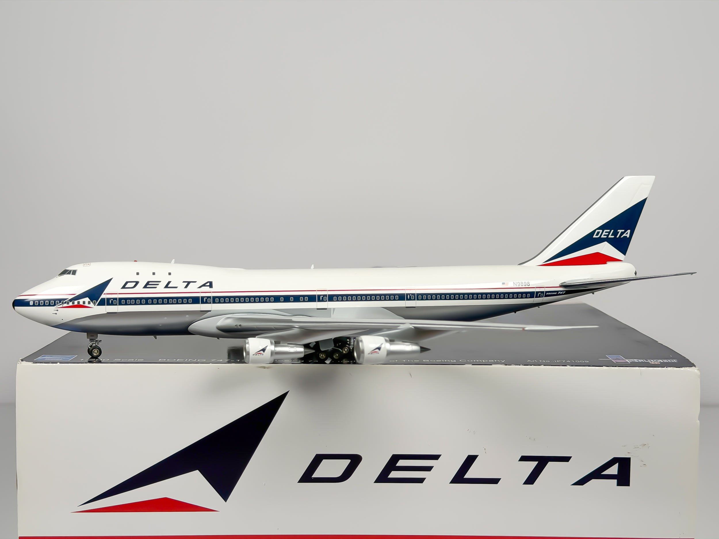 Delta Air Lines Boeing 747-100 1:200 Inflight200 N9898 (IF741009)