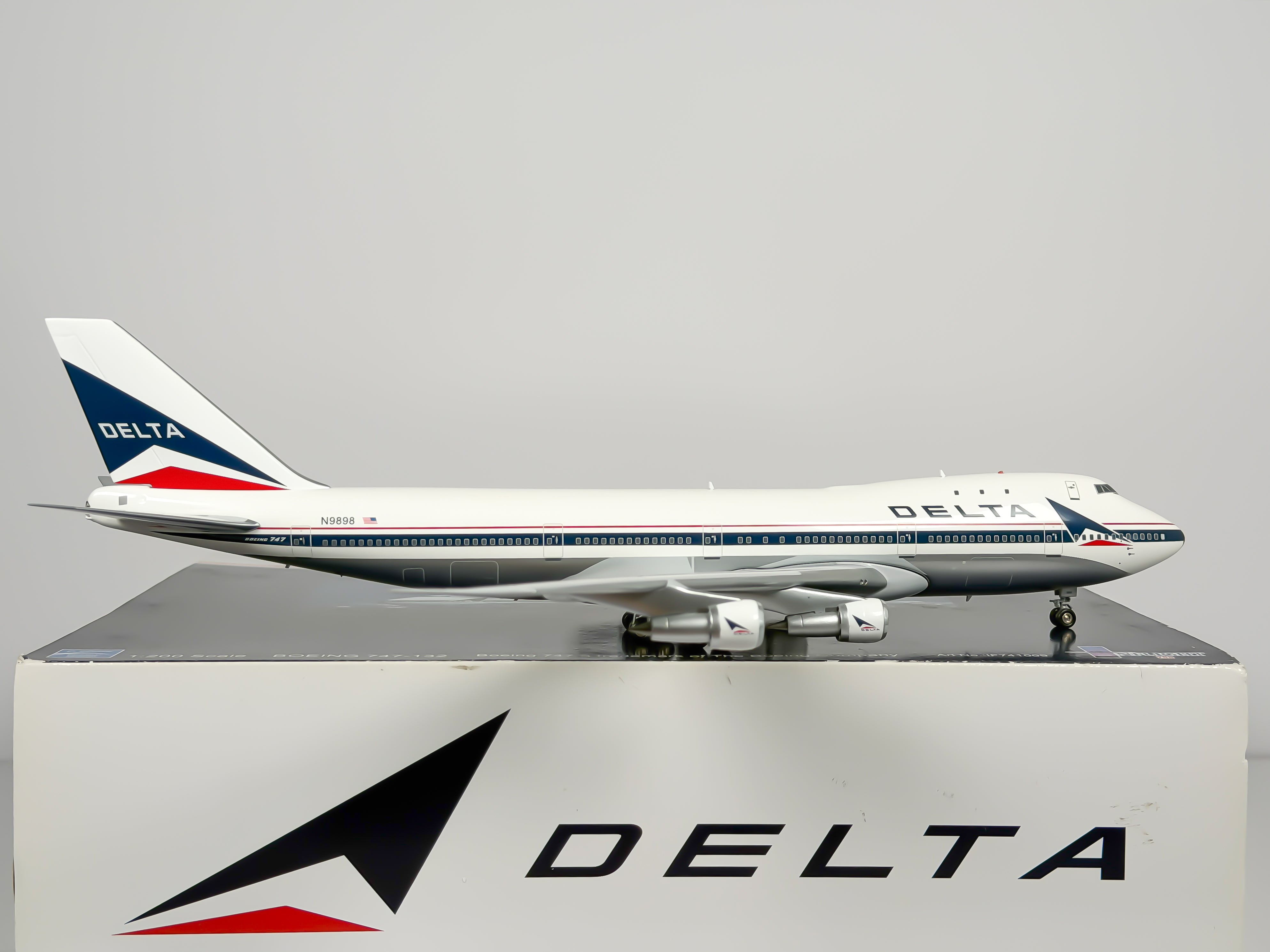 Delta Air Lines Boeing 747-100 1:200 Inflight200 N9898 (IF741009)