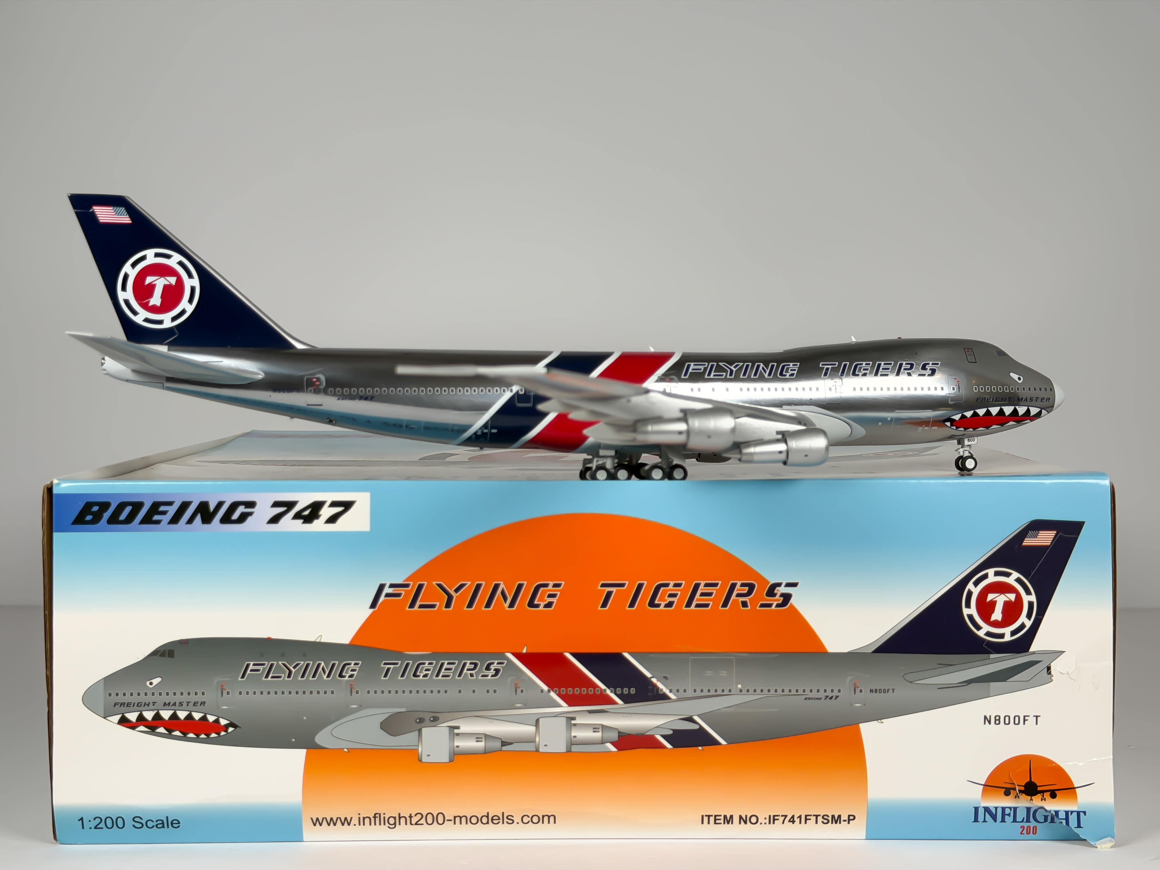 Flying Tigers Boeing 747-100F 1:200 Inflight200 N800FT (IF741FTSM-P)