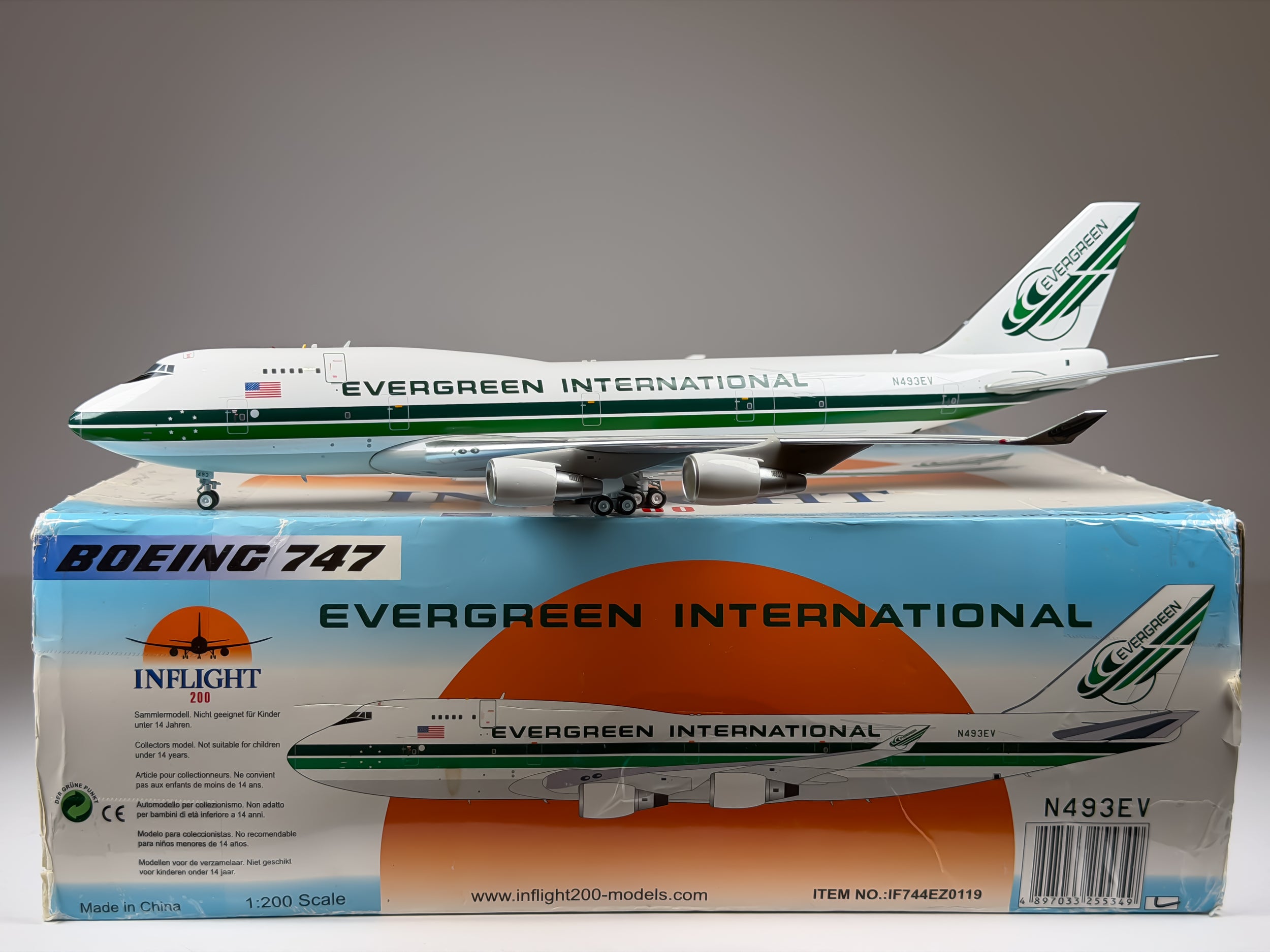 Evergreen International Boeing 747-400 1:200 Inflight200 N493EV (IF744EZ0119)