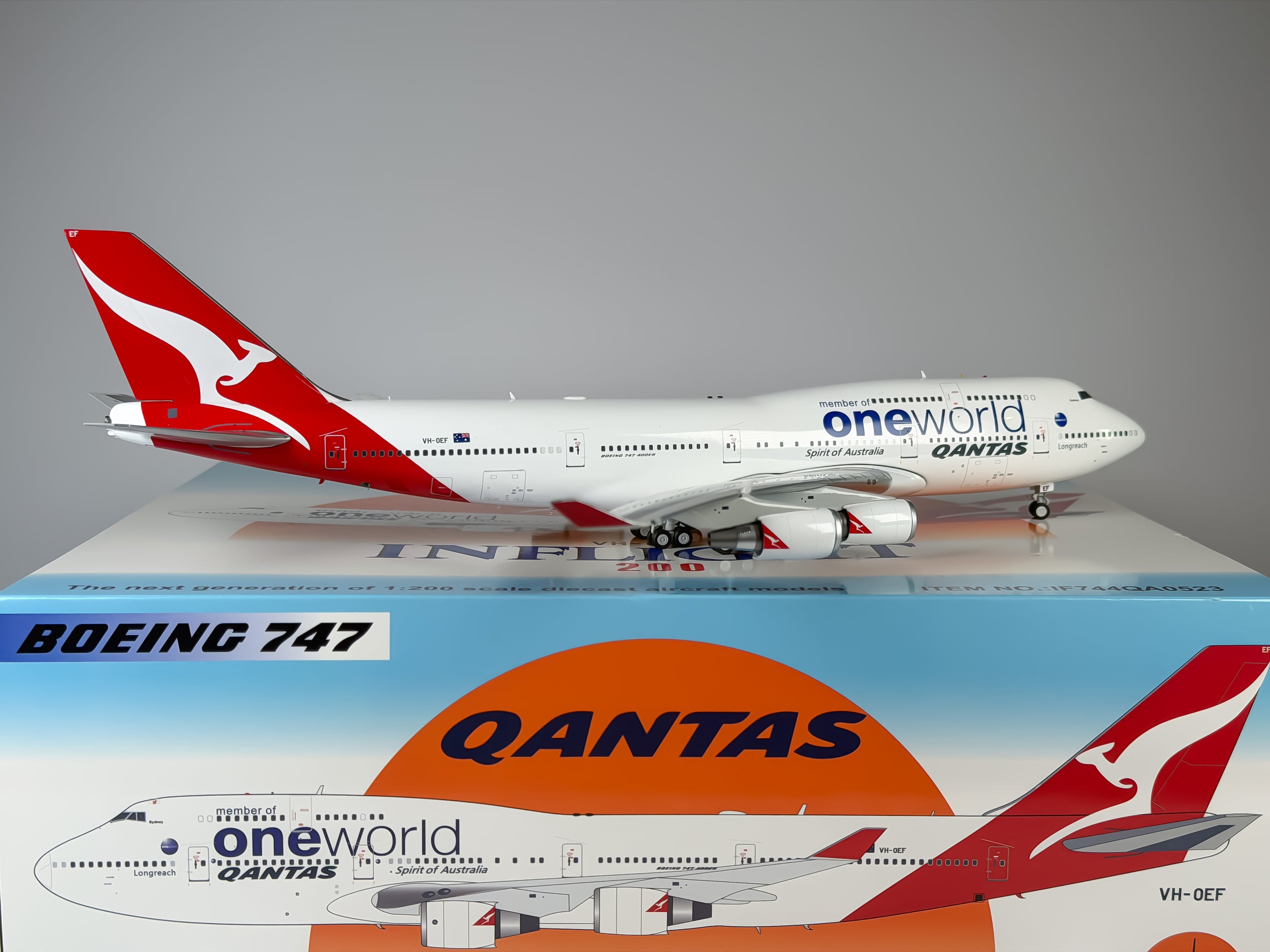 Qantas Airways Boeing 747-400 1:200 Inflight200 VH-OEF (IF744QA0523)