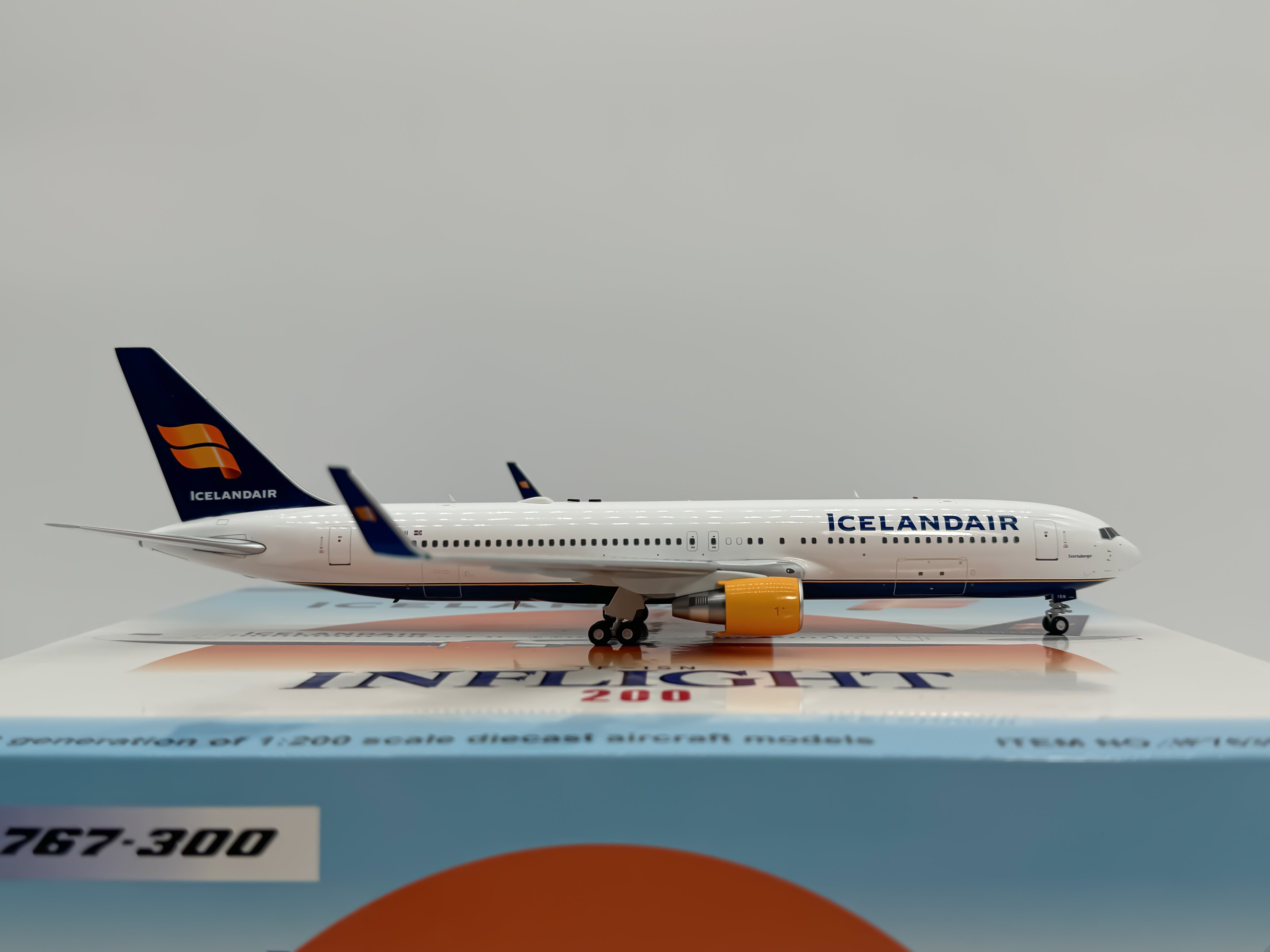 Icelandair Boeing 767-300 1:200 Inflight200 TF-ISN (IF763FI0821)