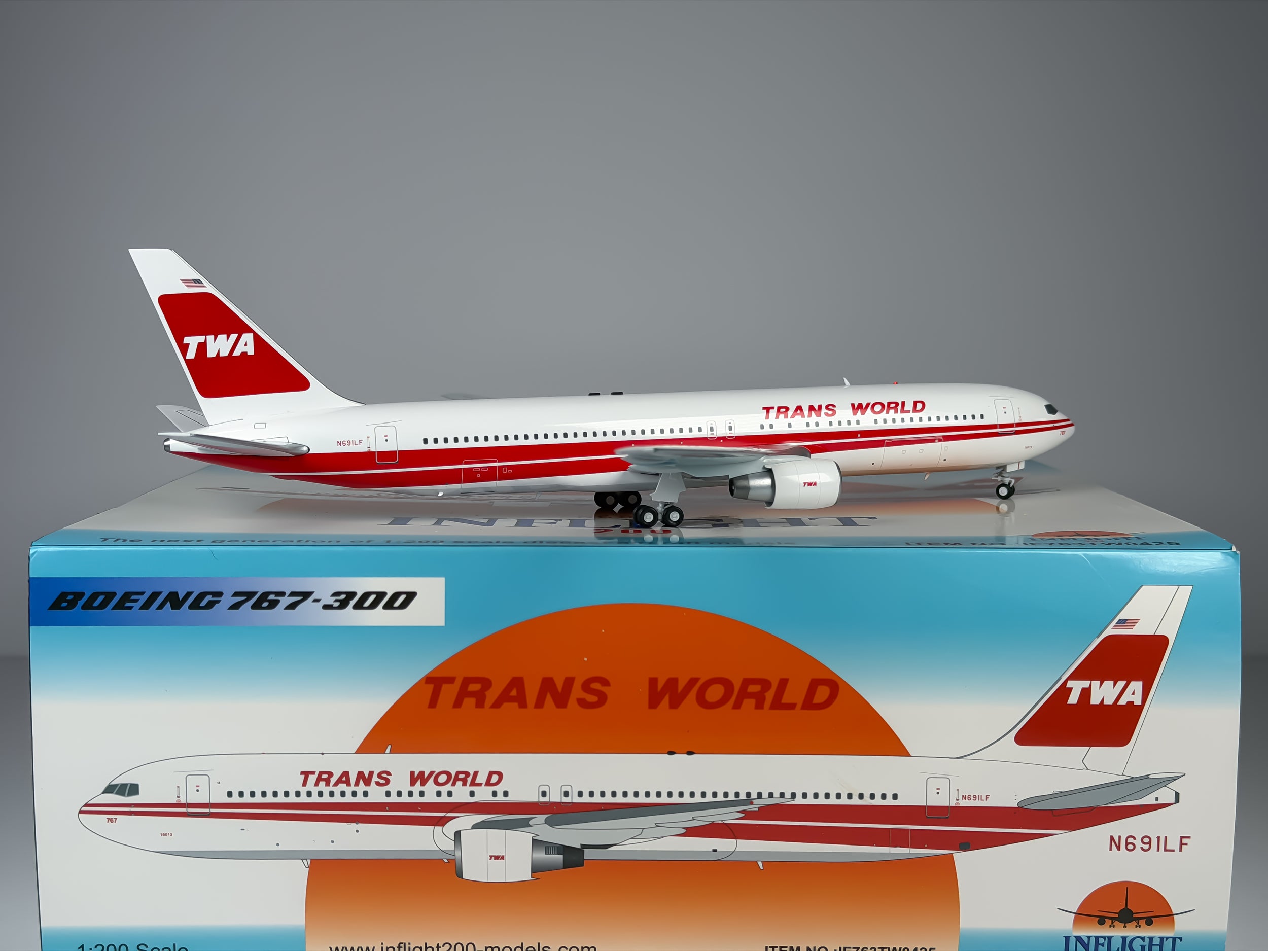 Trans World Airlines (TWA) Boeing 767-300 1:200 Inflight200 N691LF (IF763TW0425)