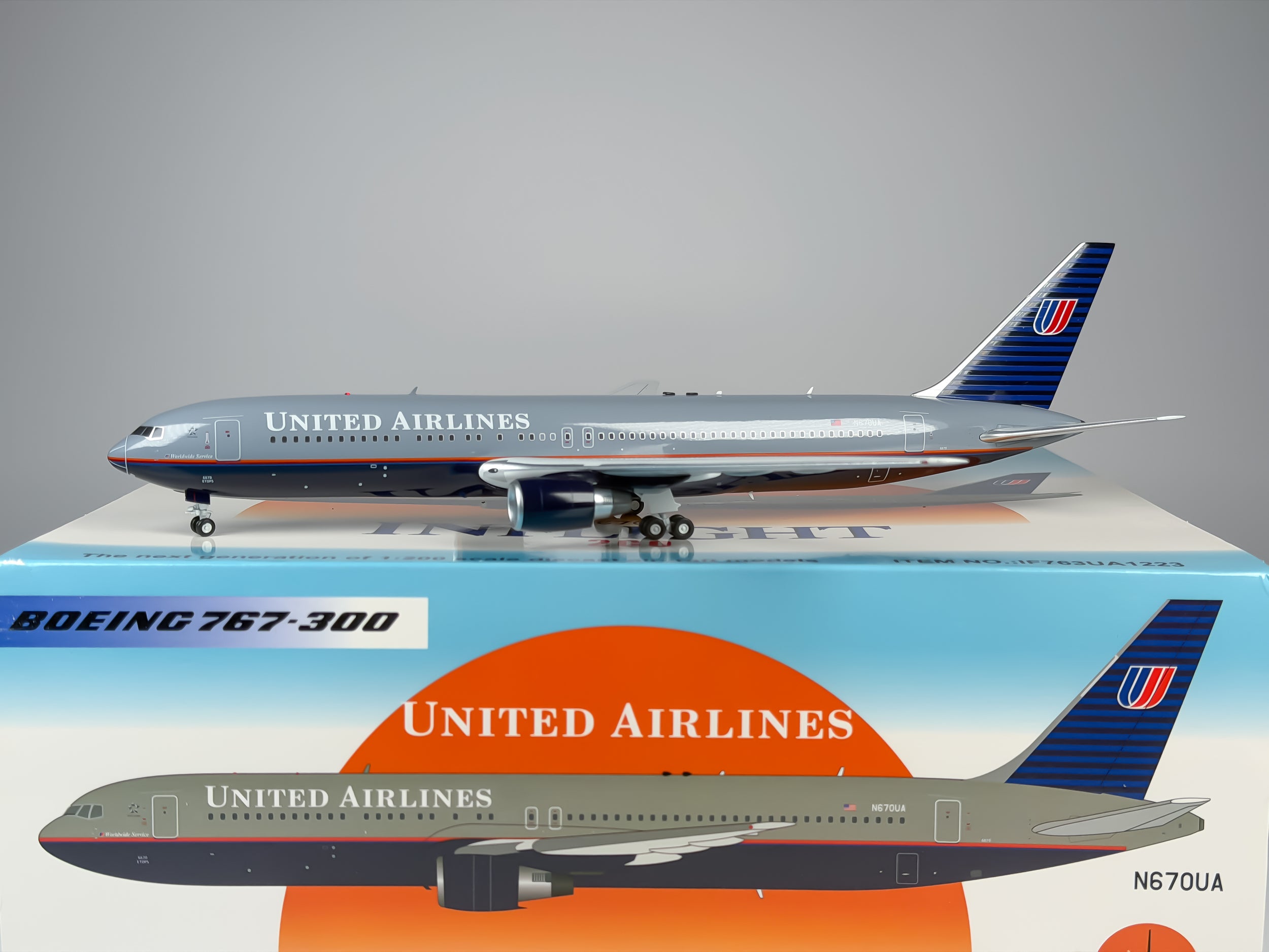United Airlines Boeing 767-300 1:200 Inflight200 N670UA (IF763UA1223)
