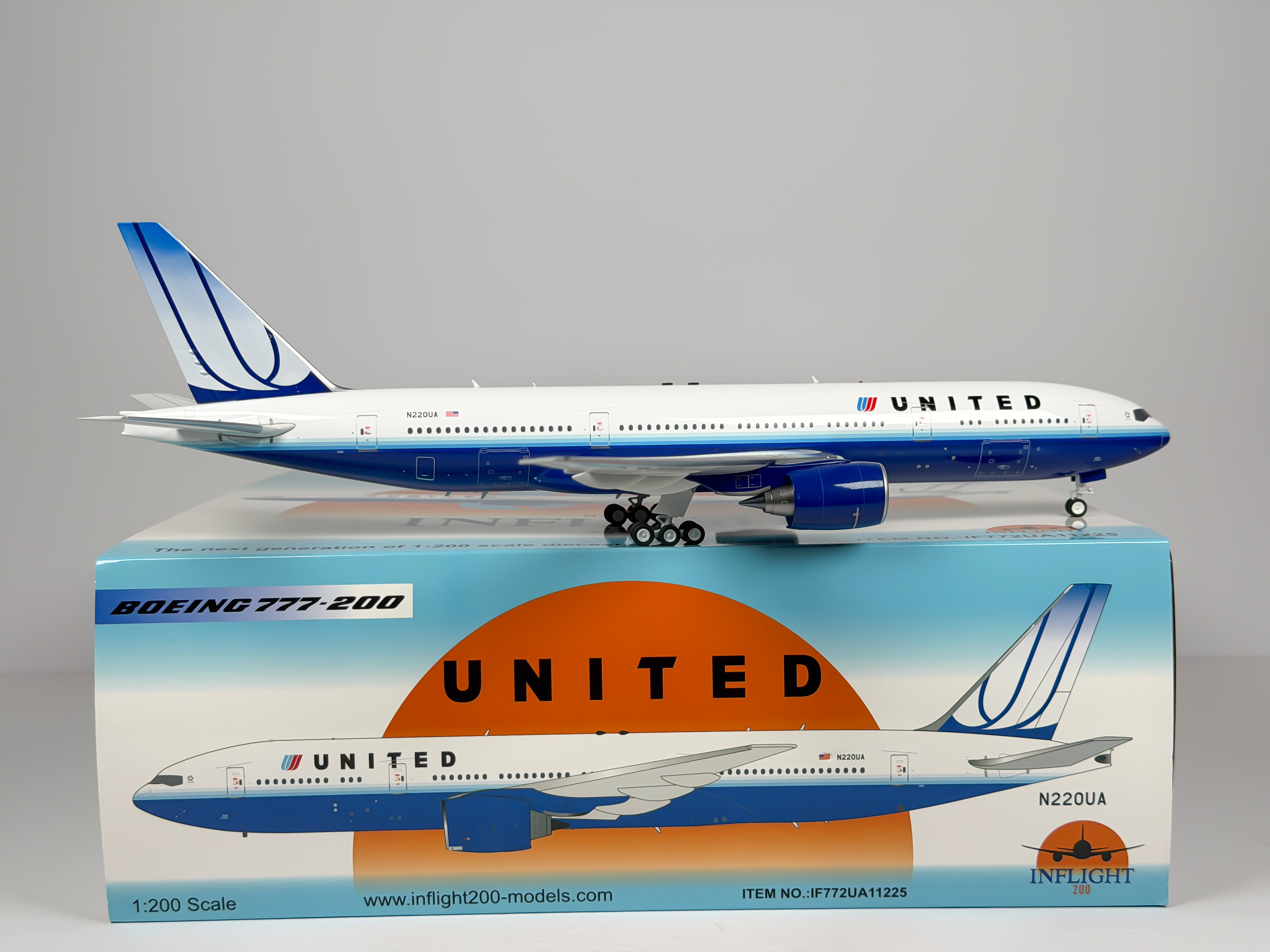United Airlines Boeing 777-200 1:200 Inflight200 N220UA (IF772UA11225)