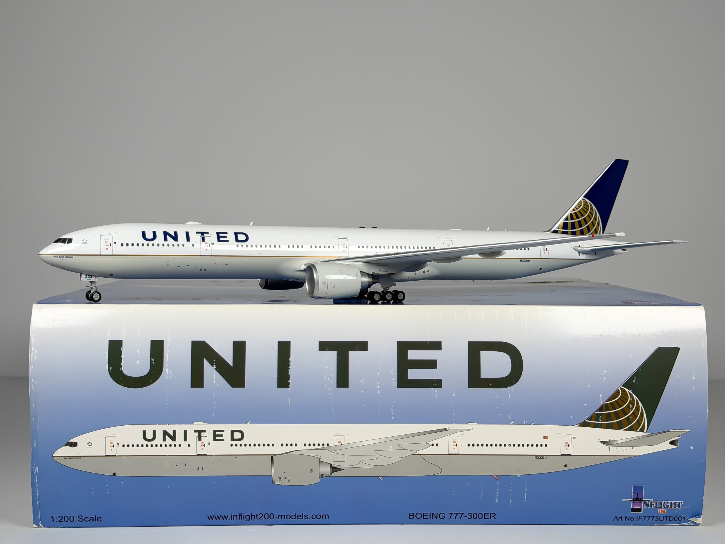 United Airlines Boeing 777-300ER 1:200 Inflight200 N2331U (IF7773UTD001)