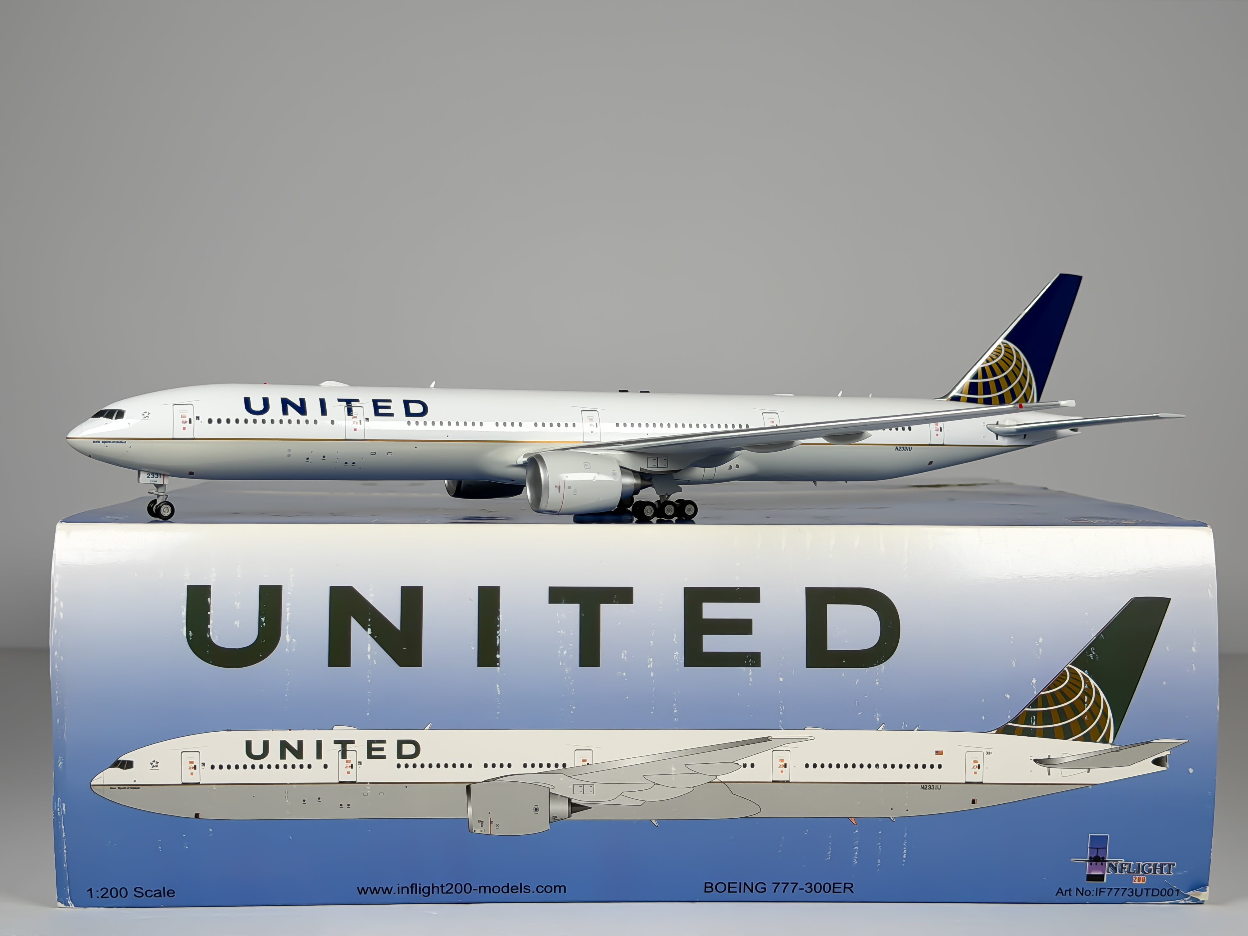 United Airlines Boeing 777-300ER 1:200 Inflight200 N2331U (IF7773UTD001)