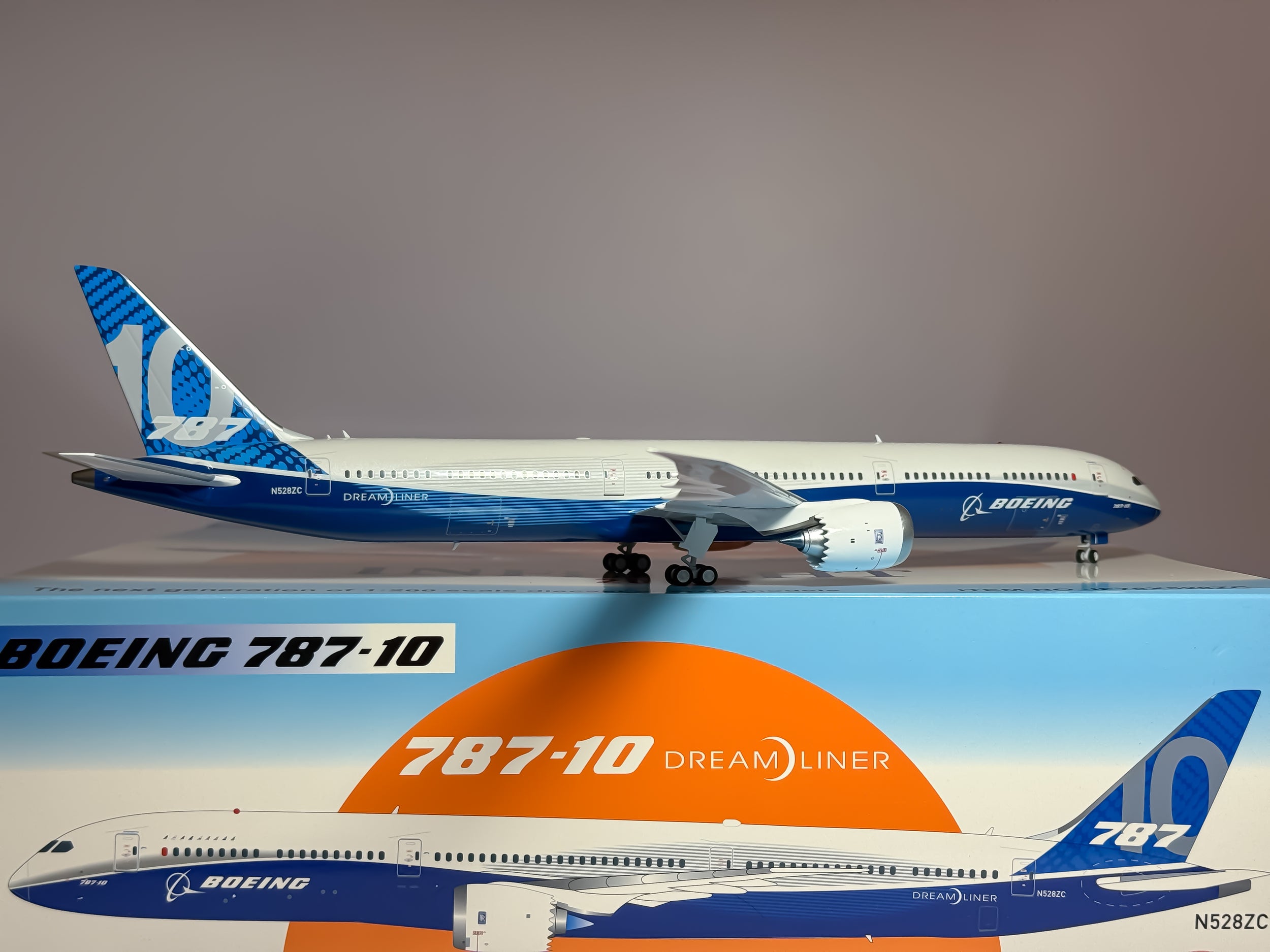Boeing House Boeing 787-10 1:200 Inflight200 N528ZC (IF78X528ZC)
