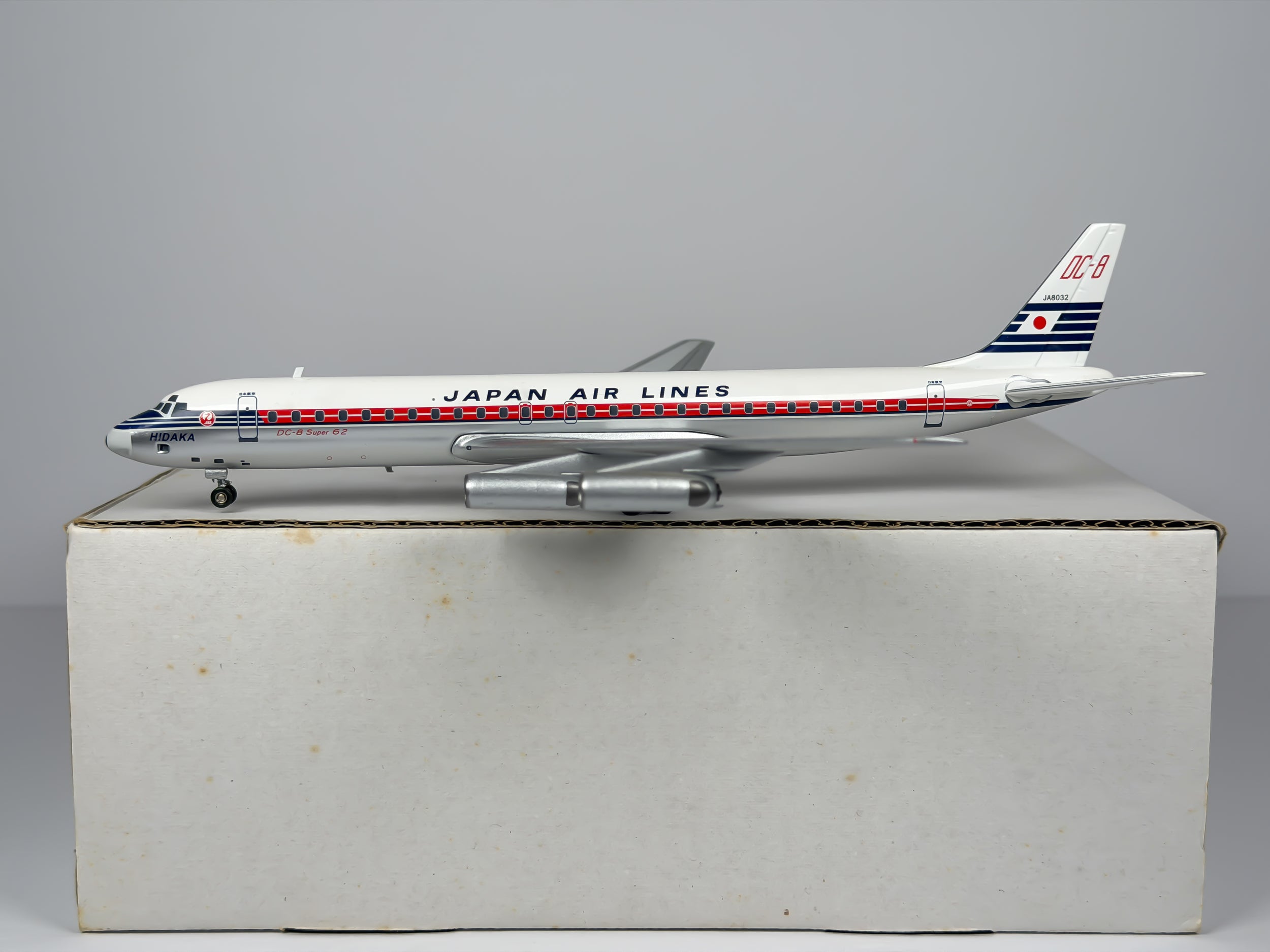 Japan Airlines (JAL) Douglas DC-8-62 1:200 Inflight200 JA8032 (IF80002A)