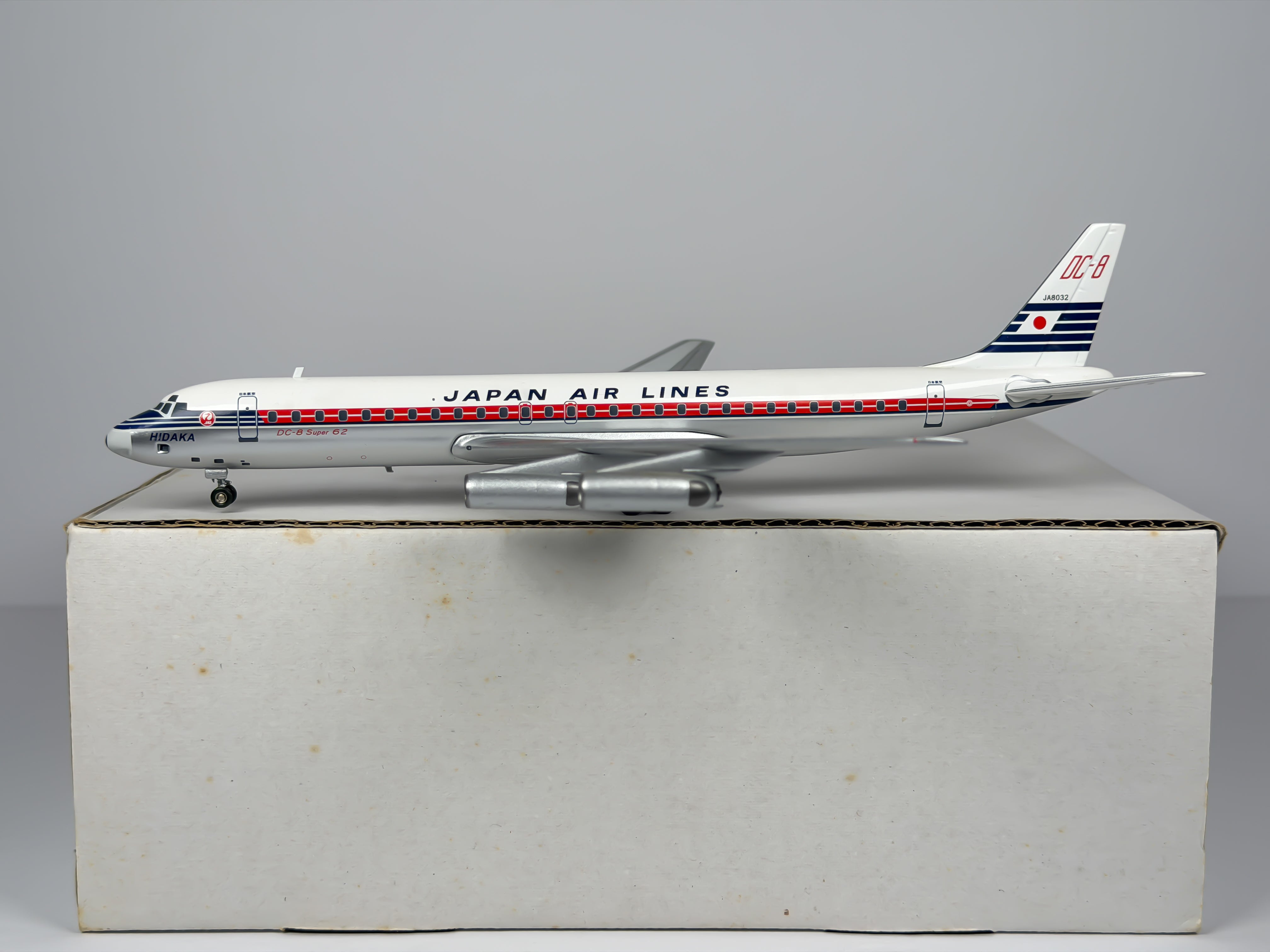 Japan Airlines (JAL) Douglas DC-8-62 1:200 Inflight200 JA8032 (IF80002A)