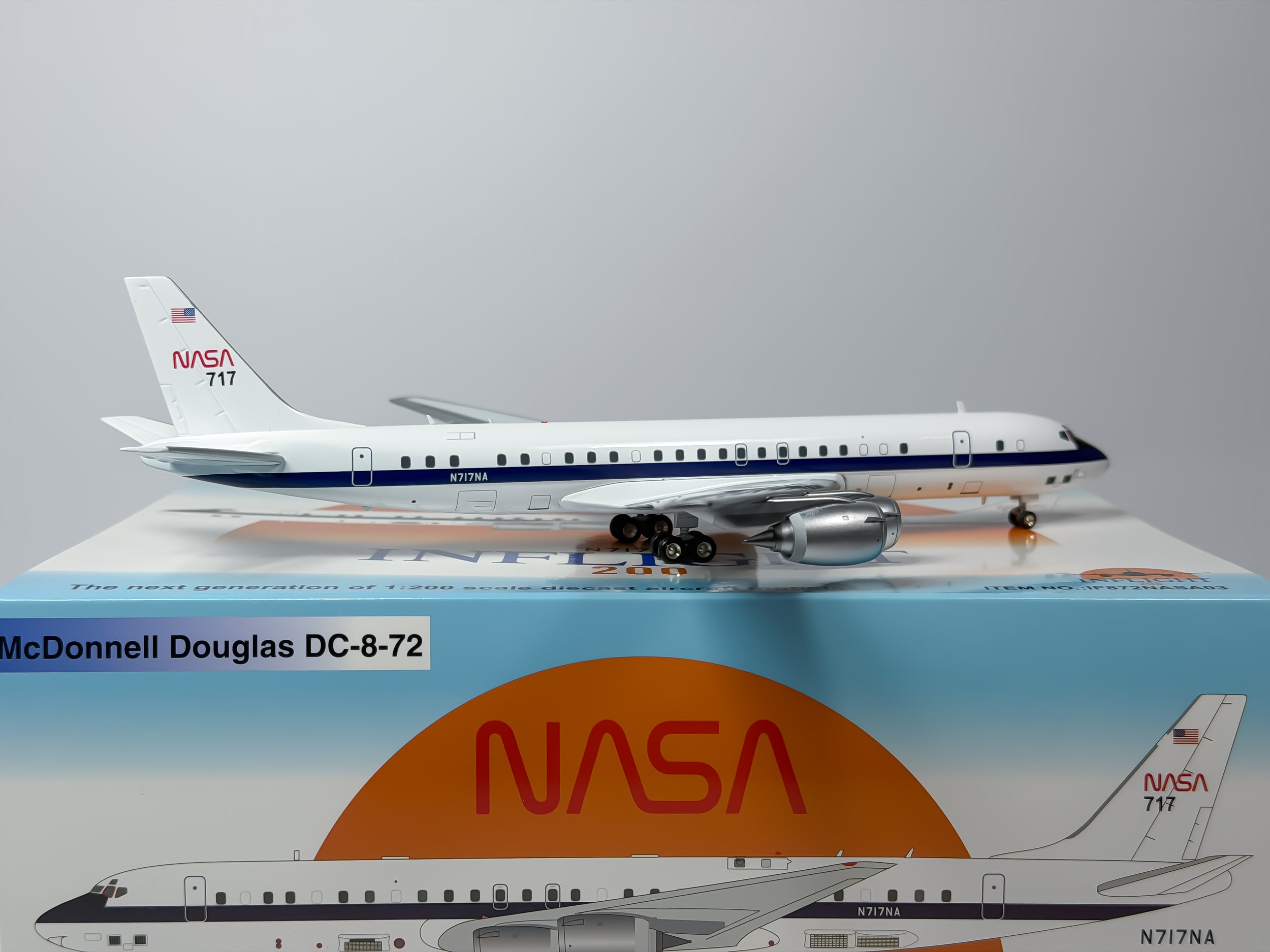 NASA DC-8-72 1:200 Inflight200 N717NA (IF872NASA03)