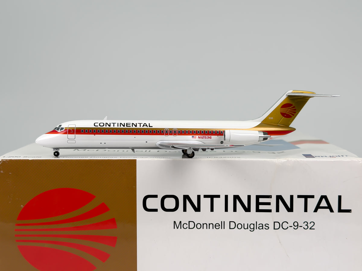 Continental Airlines Douglas DC-9-30 1:200 InFlight200 N12536 (IF932002)