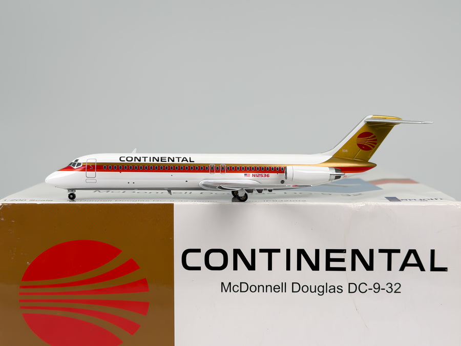 Continental Airlines Douglas DC-9-30 1:200 InFlight200 N12536 (IF932002)