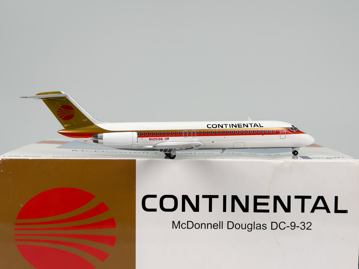 Continental Airlines Douglas DC-9-30 1:200 InFlight200 N12536 (IF932002)
