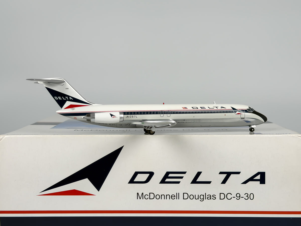 Delta Air Lines Douglas DC-9-30 1:200 InFlight200 N1267L (IF932005)
