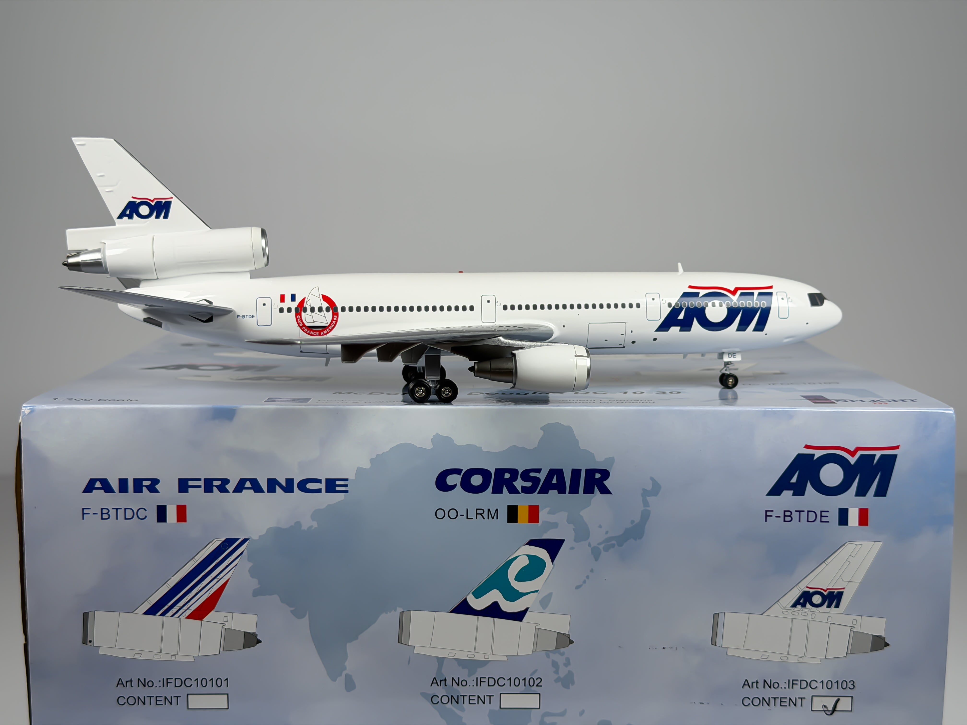 AOM McDonnell Douglas DC-10-30 1:200 Diecast Aircraft