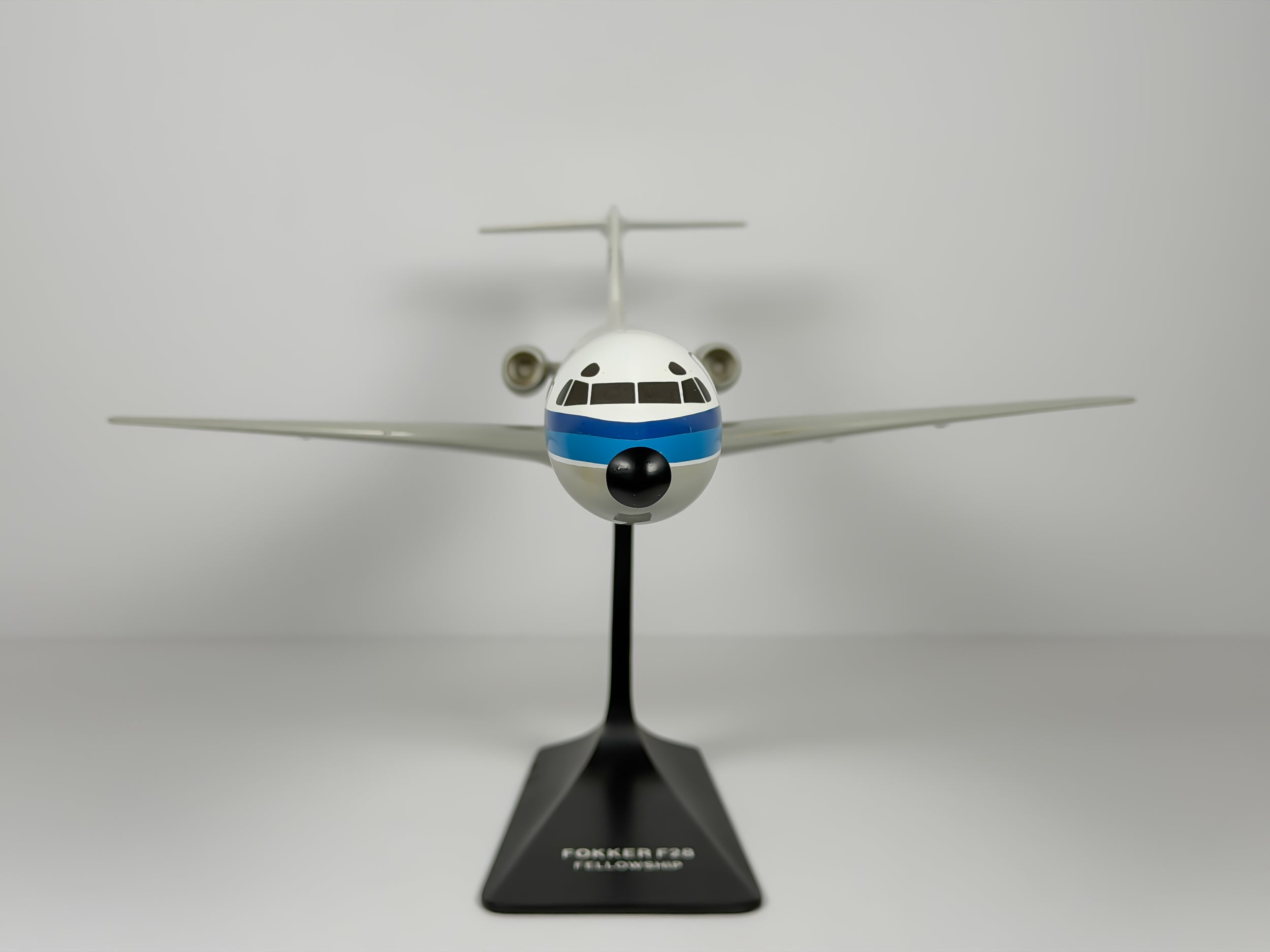 1:72 Altair Fokker F28 (N555A) - Blue Cheatline | IMC Modelworks