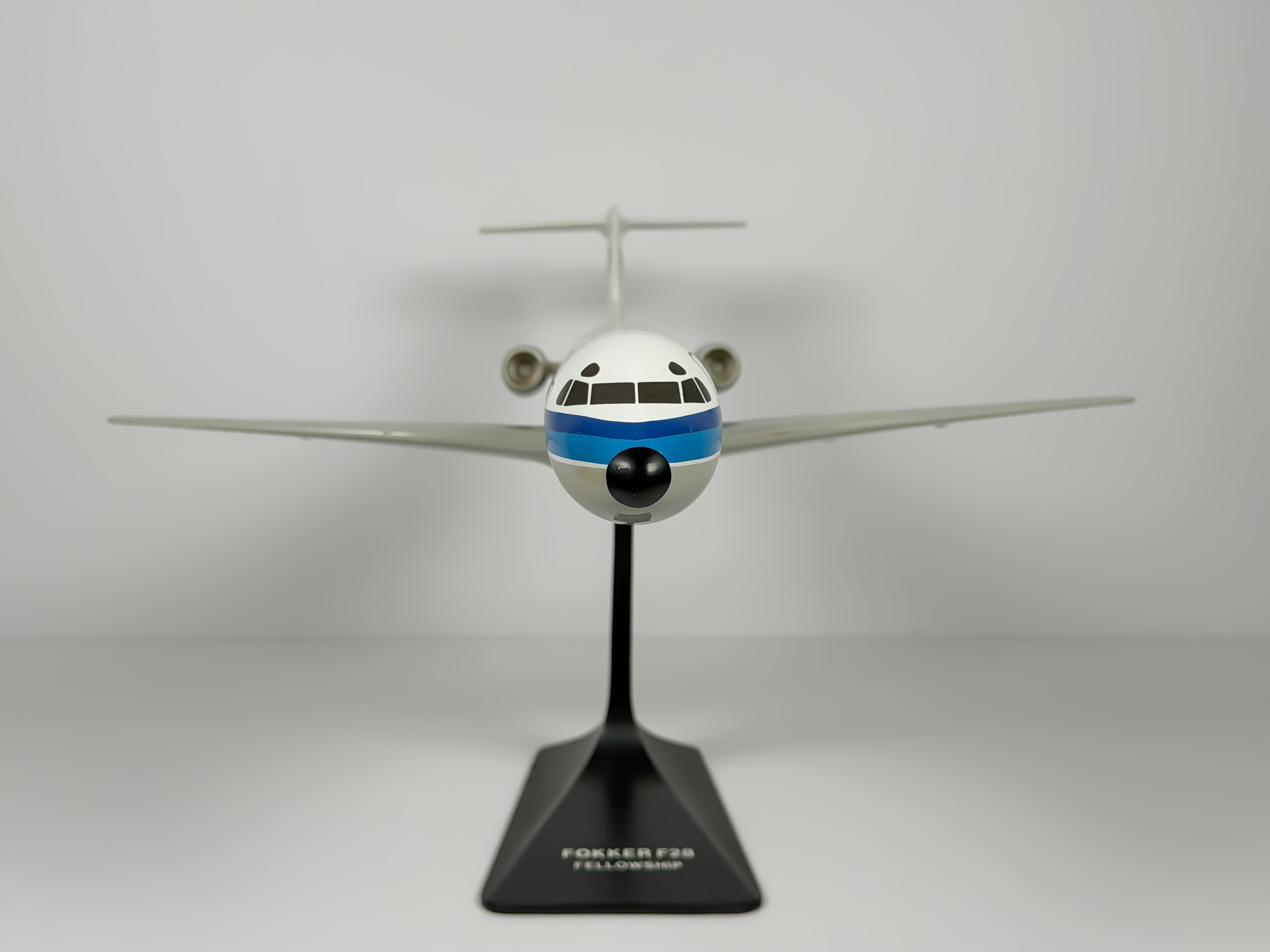 1:72 Altair Fokker F28 (N555A) - Blue Cheatline | IMC Modelworks