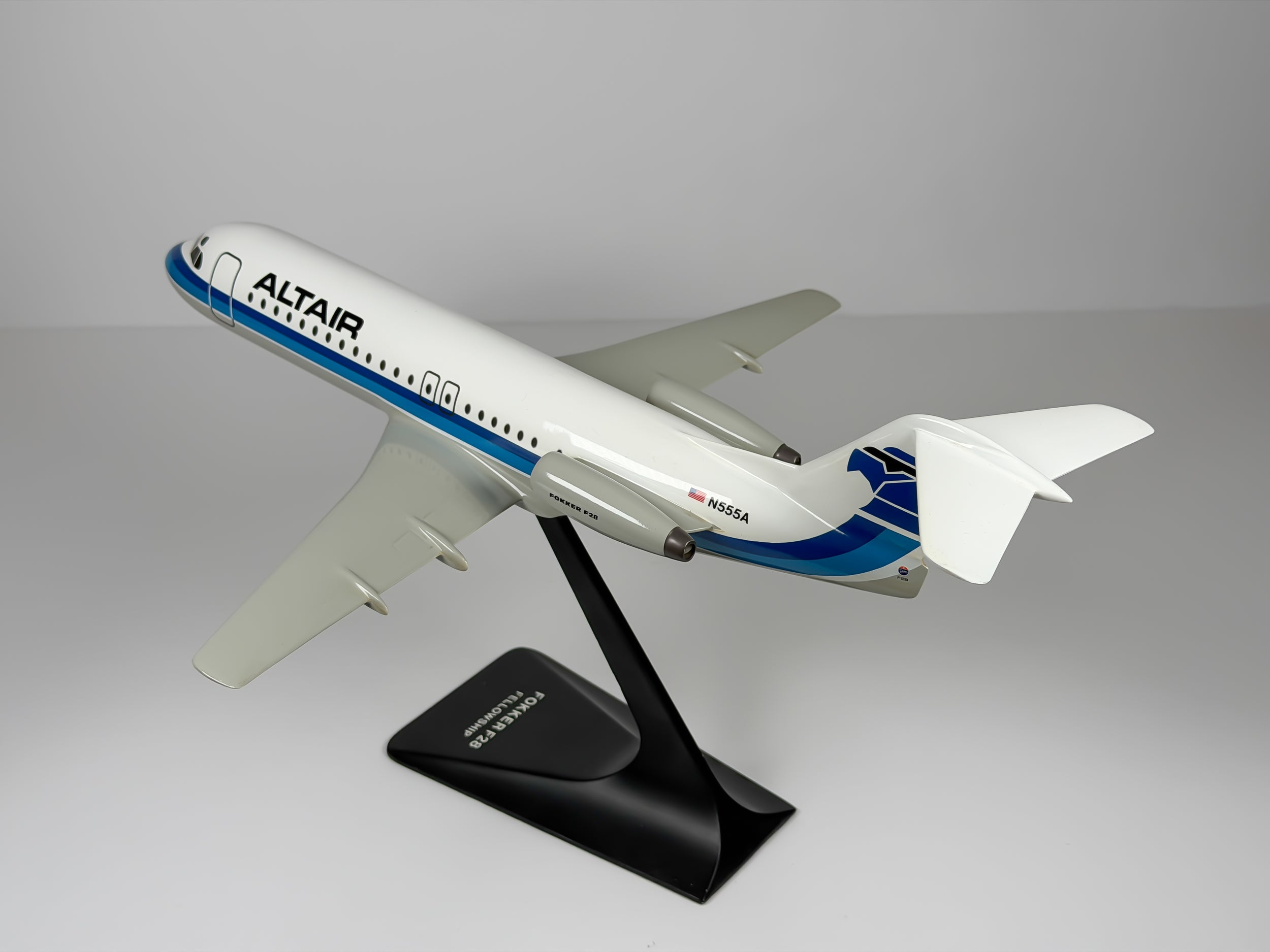 1:72 Altair Fokker F28 (N555A) - Blue Cheatline | IMC Modelworks