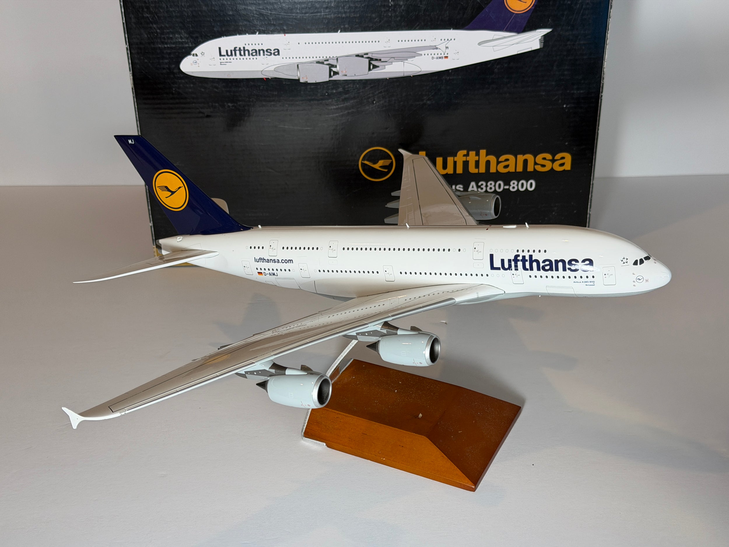 Lufthansa Airbus A380-800 1:200 Gemini Jets D-AIMJ (G2DLH405) READ