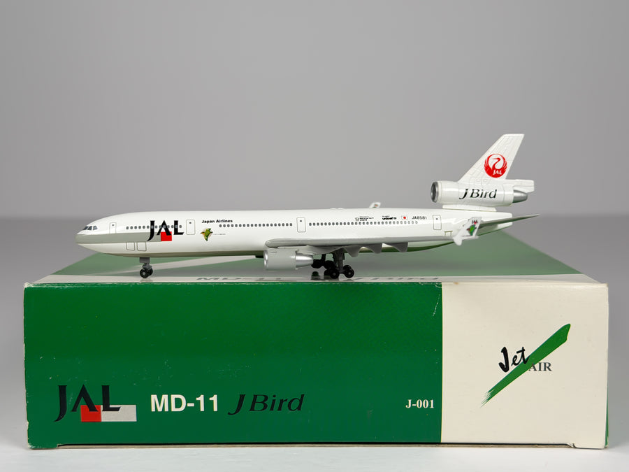 Japan Airlines (JAL) McDonnell Douglas MD-11 1:400 Dragon Wings JA8581 (J-001)