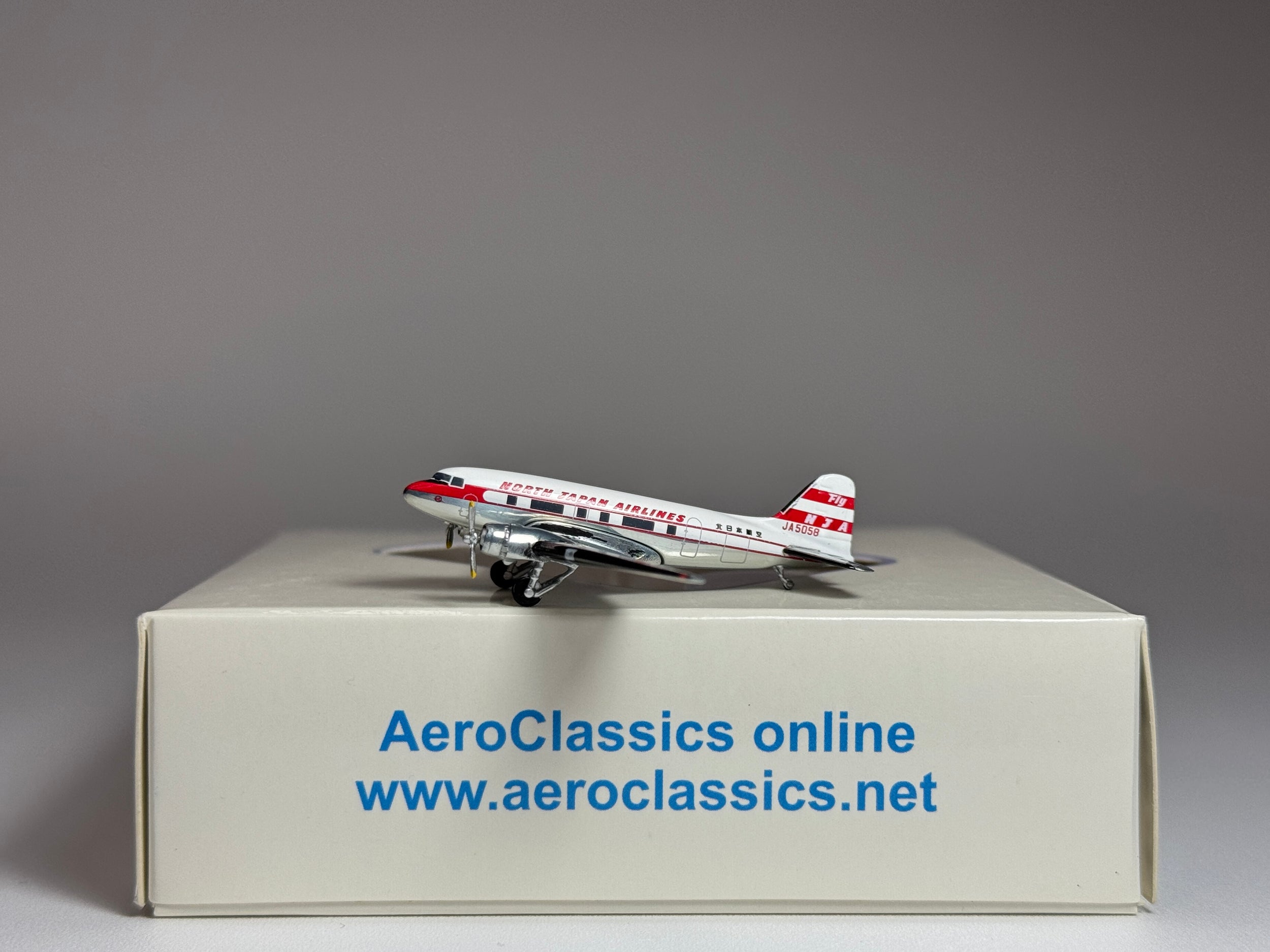 Aeroclassics 1:400 North Japan Airlines Douglas DC-3 JA5058 ACJA5058