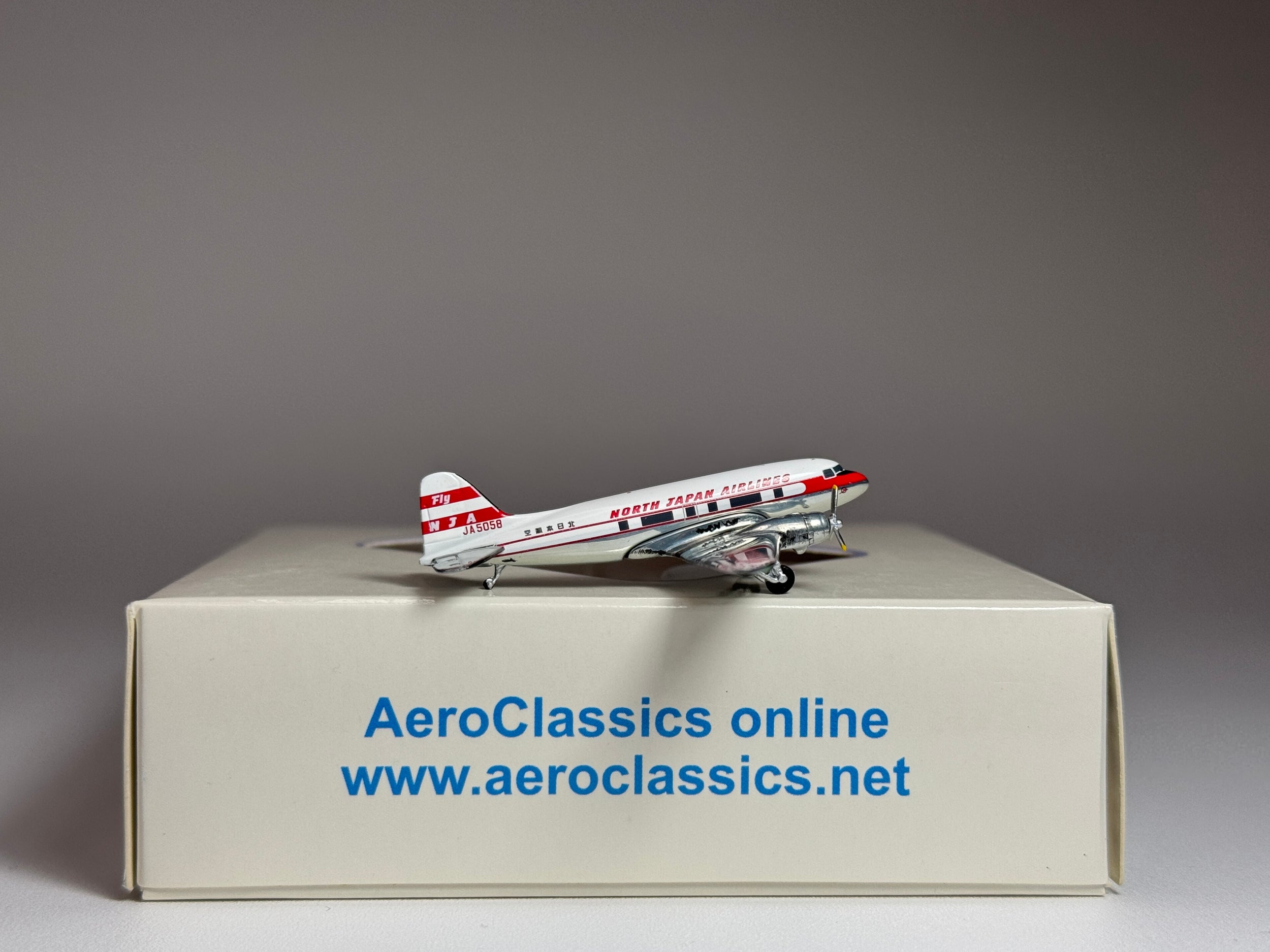 Aeroclassics 1:400 North Japan Airlines Douglas DC-3 JA5058 ACJA5058