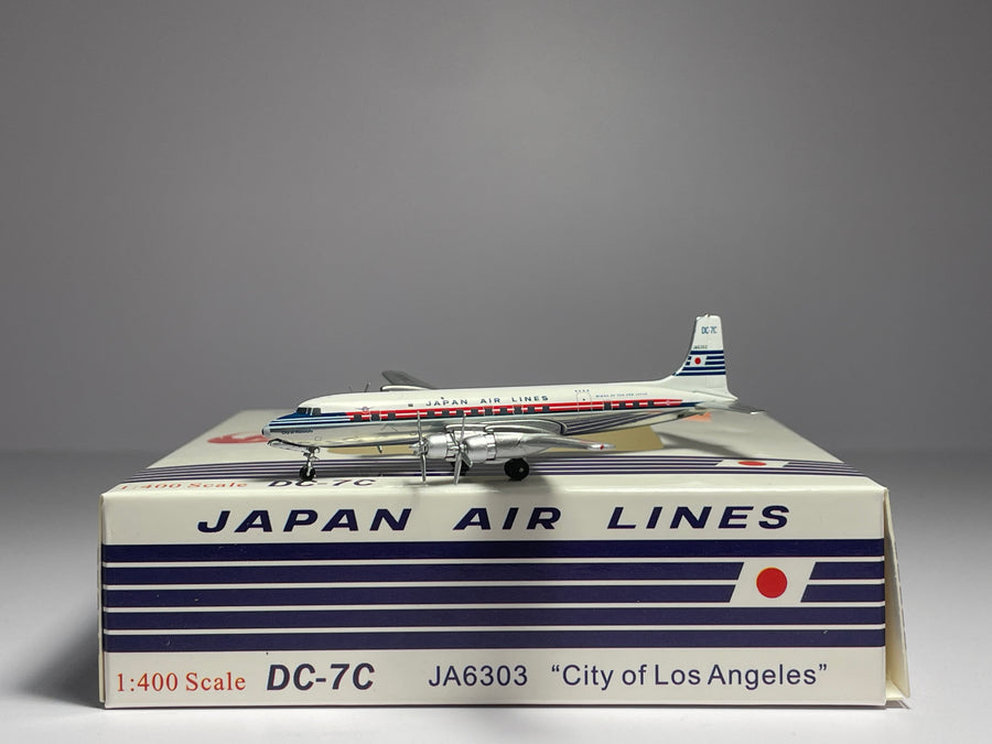 Aeroclassics 1:400 Japan Airlines Douglas DC-7C JA6302 Honolulu ACJA6302