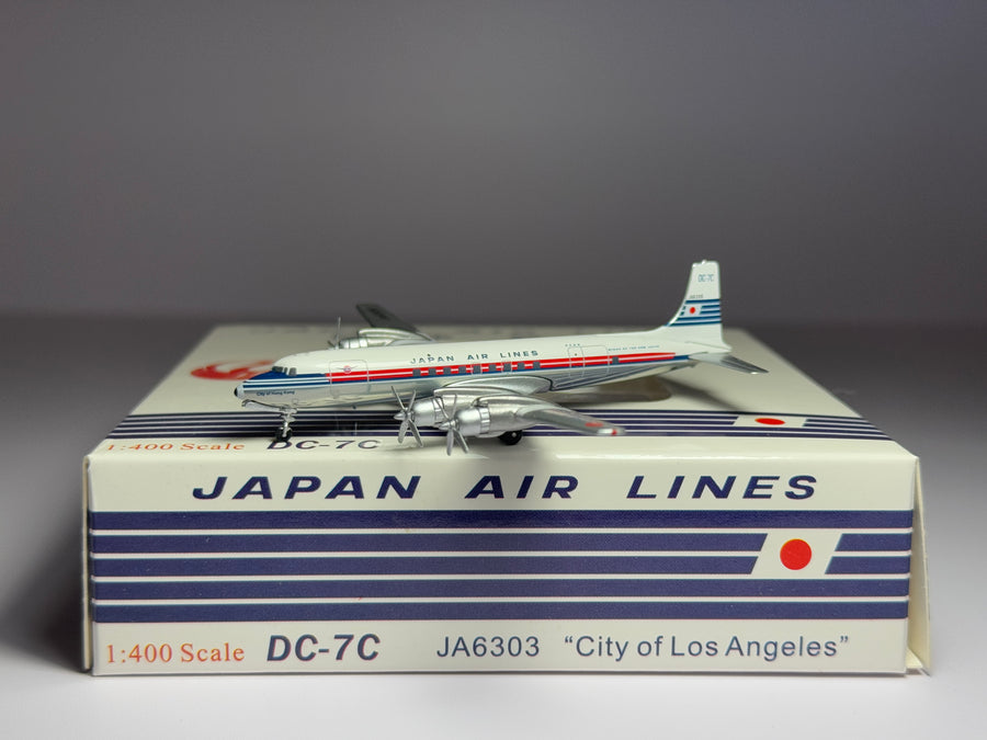 Aeroclassics 1:400 JAL Japan Air Lines Douglas DC-7C JA6305 Hong Kong ACJA6305