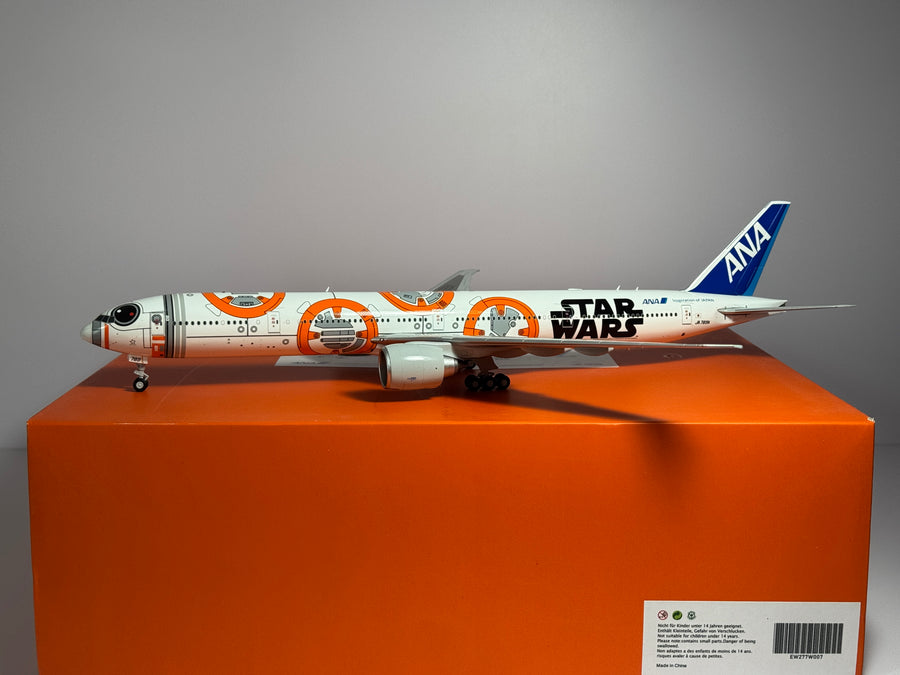 JC Wings 1:200 ANA All Nippon Boeing 777-300ER JA789A Star Wars BB8 EW277W007