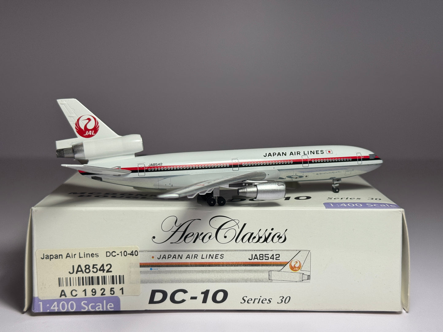 Aeroclassics 1:400 Japan Airlines McDonnell Douglas DC-10-40 JA8542 ACJA8542