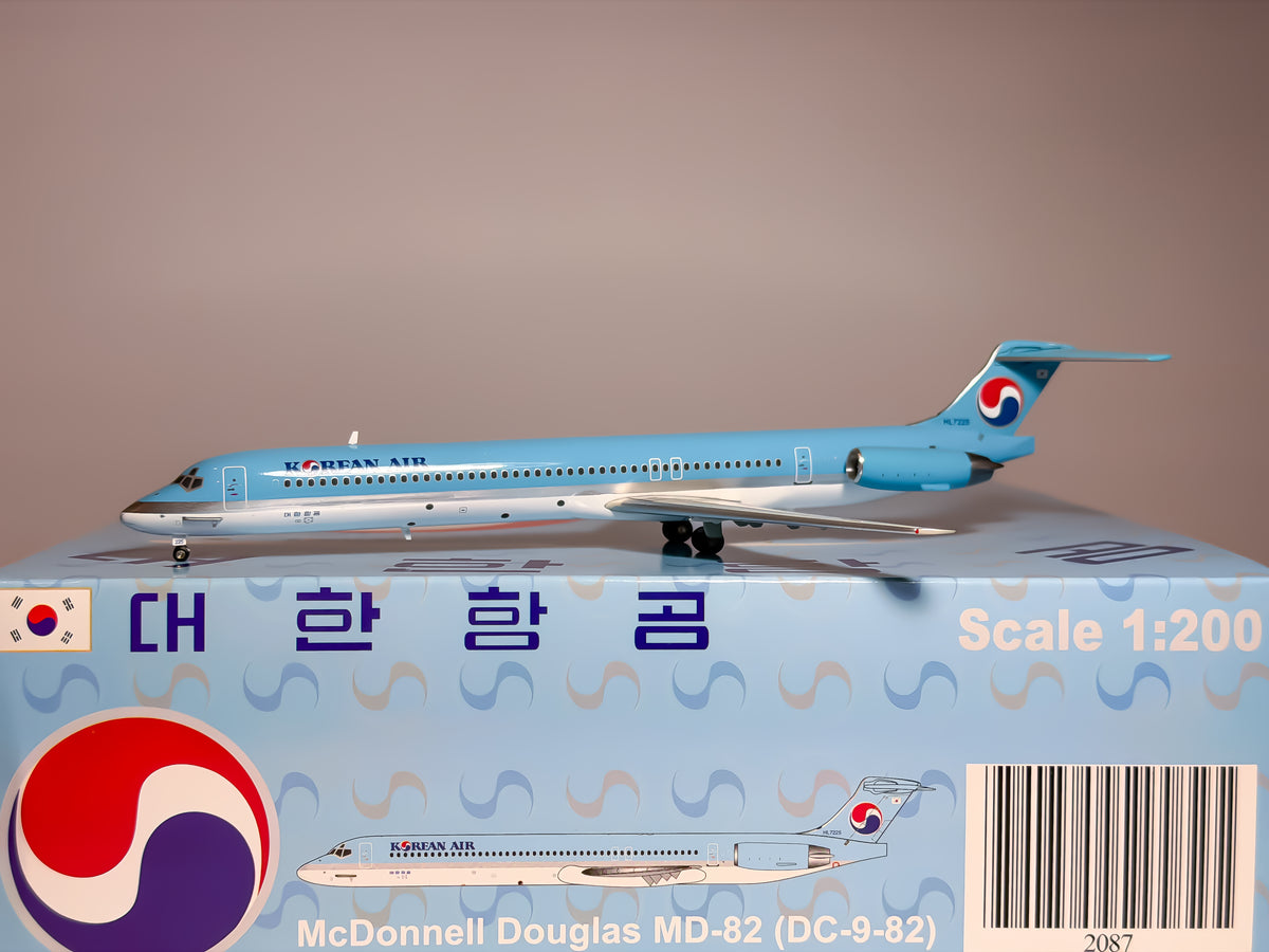 Korean Air McDonnell Douglas MD-83 1:200 JC Wings HL7225 (JC2KAL087)