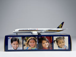 Singapore Airlines Boeing 787-10 1:400 JC Wings 9V-SCA (JC49VSCA)