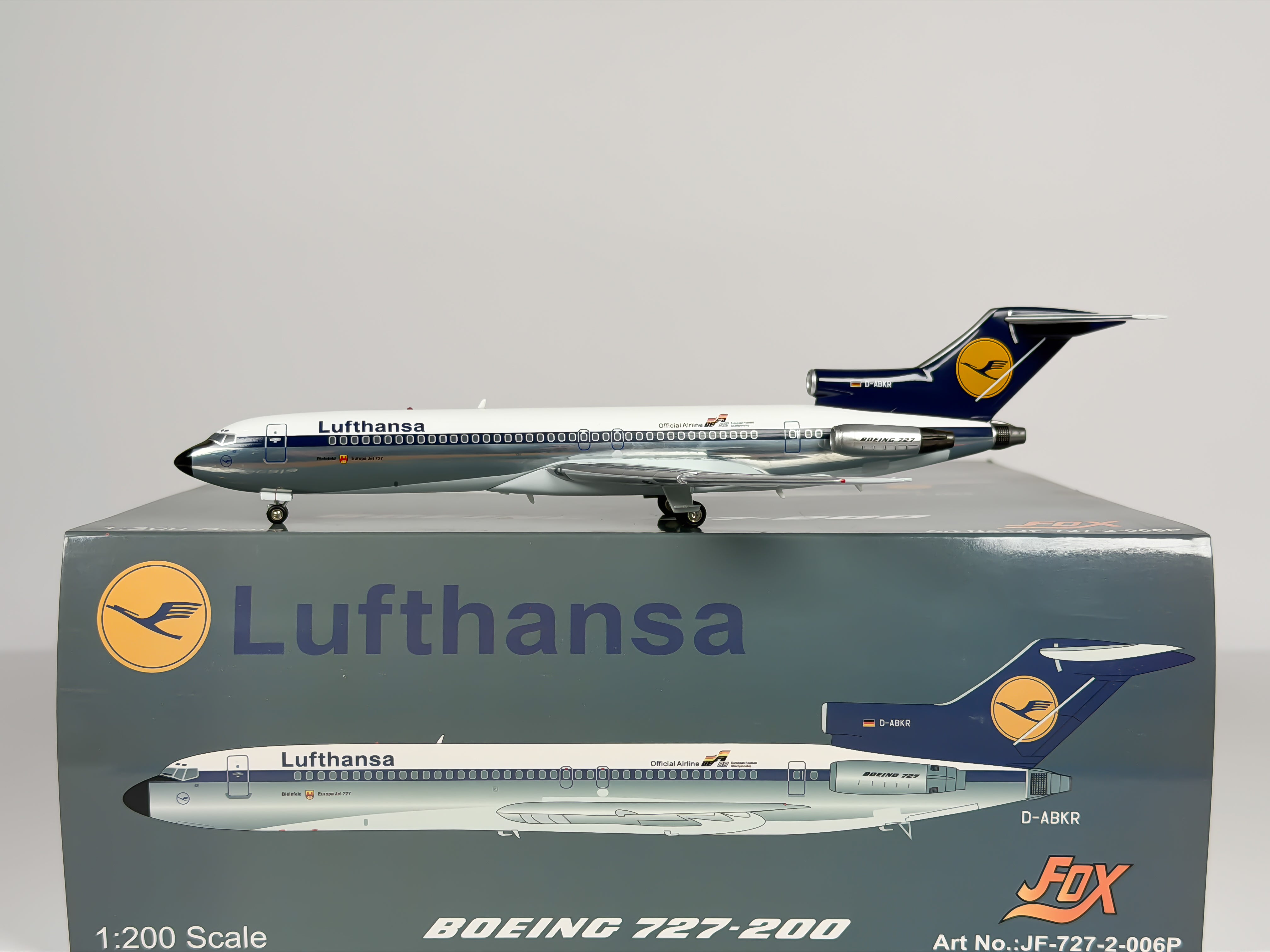 Lufthansa Boeing 727-200 1:200 Diecast Aircraft - Inflight200
