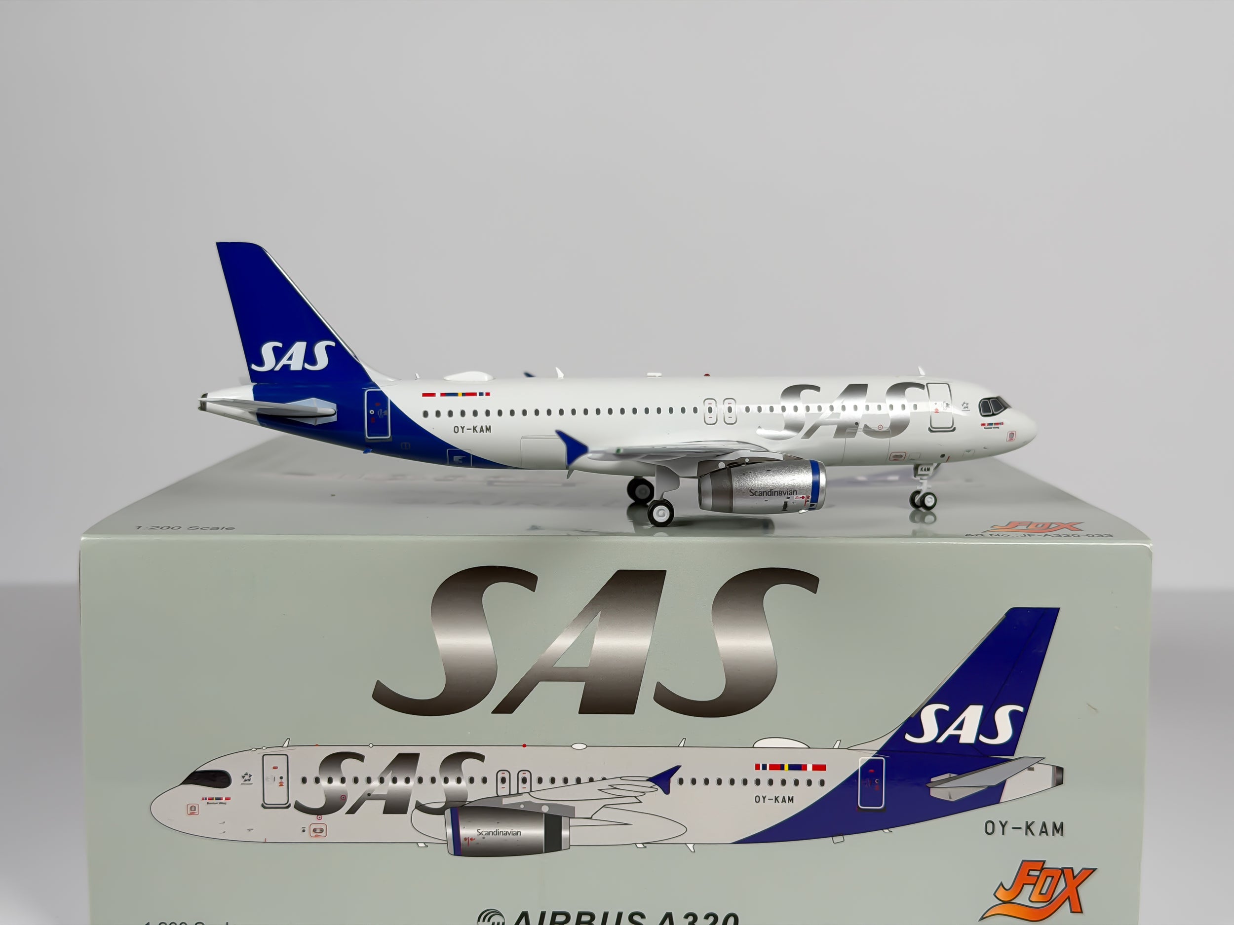 Scandinavian Airlines (SAS) Airbus A320 1:200 Inflight200 OY-KAM (JF-A320-033)
