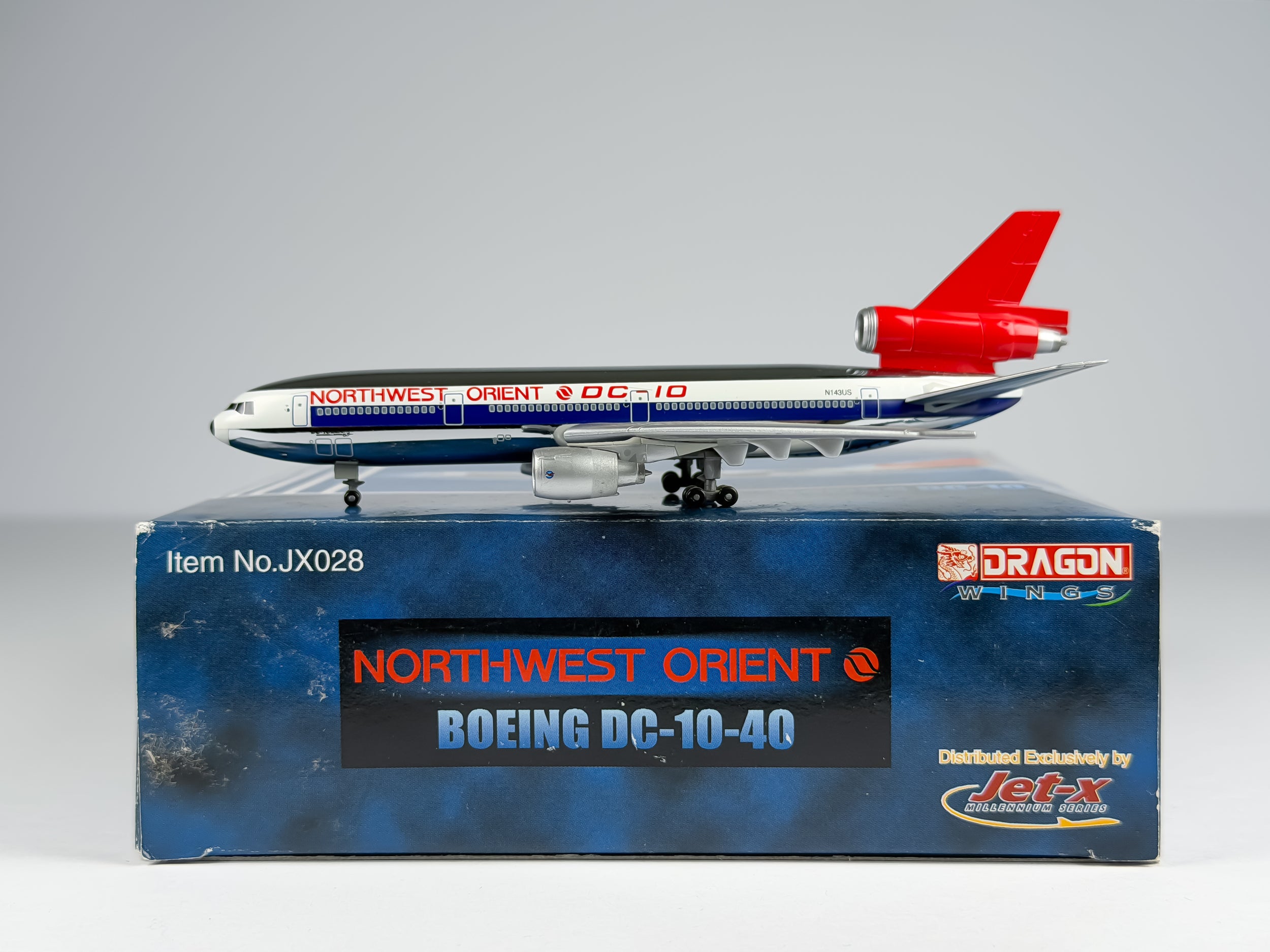 Northwest Orient McDonnell Douglas DC-10-40 1:400 Dragon Wings N143US (JX028)