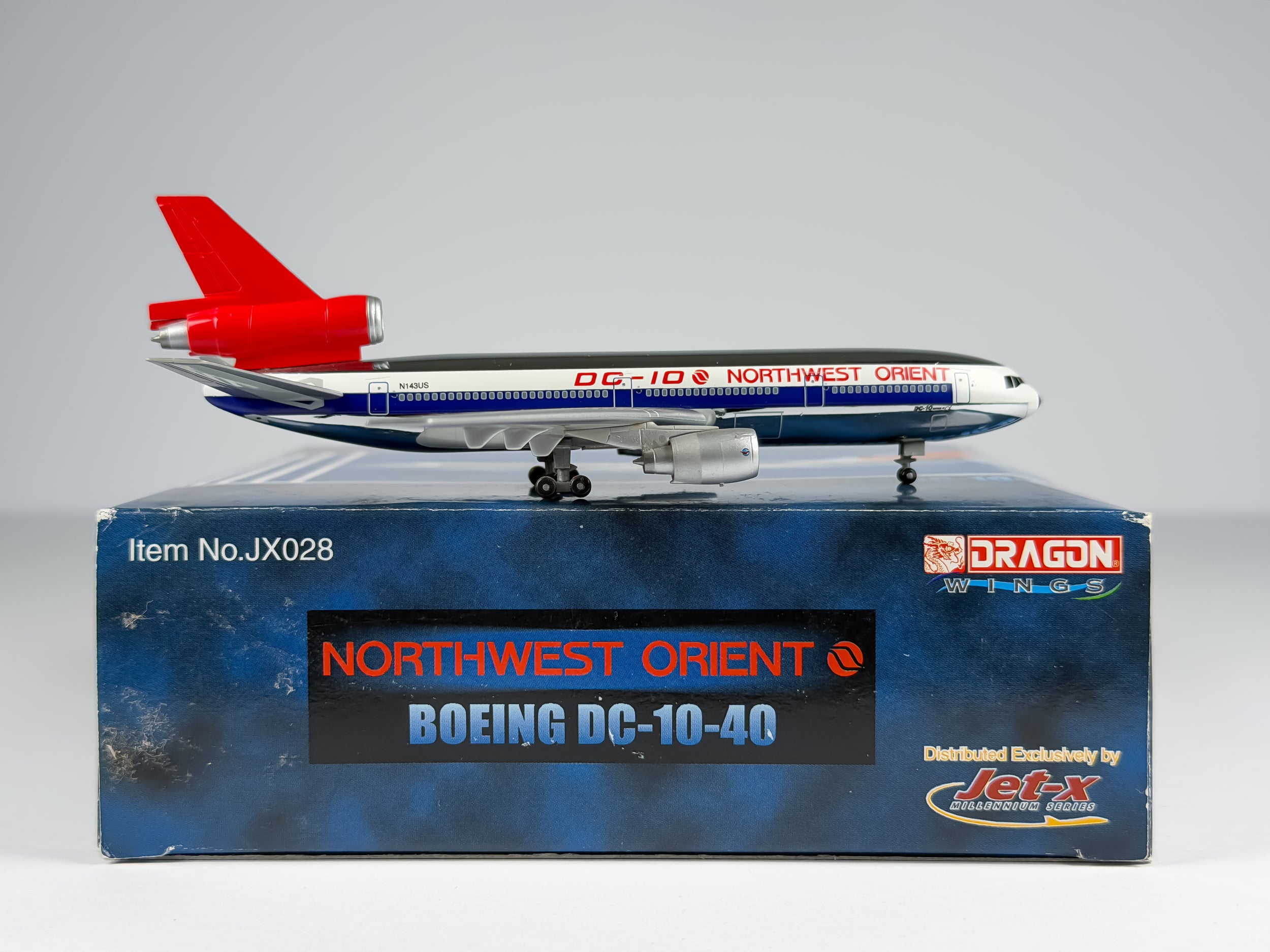 Northwest Orient McDonnell Douglas DC-10-40 1:400 Dragon Wings N143US (JX028)