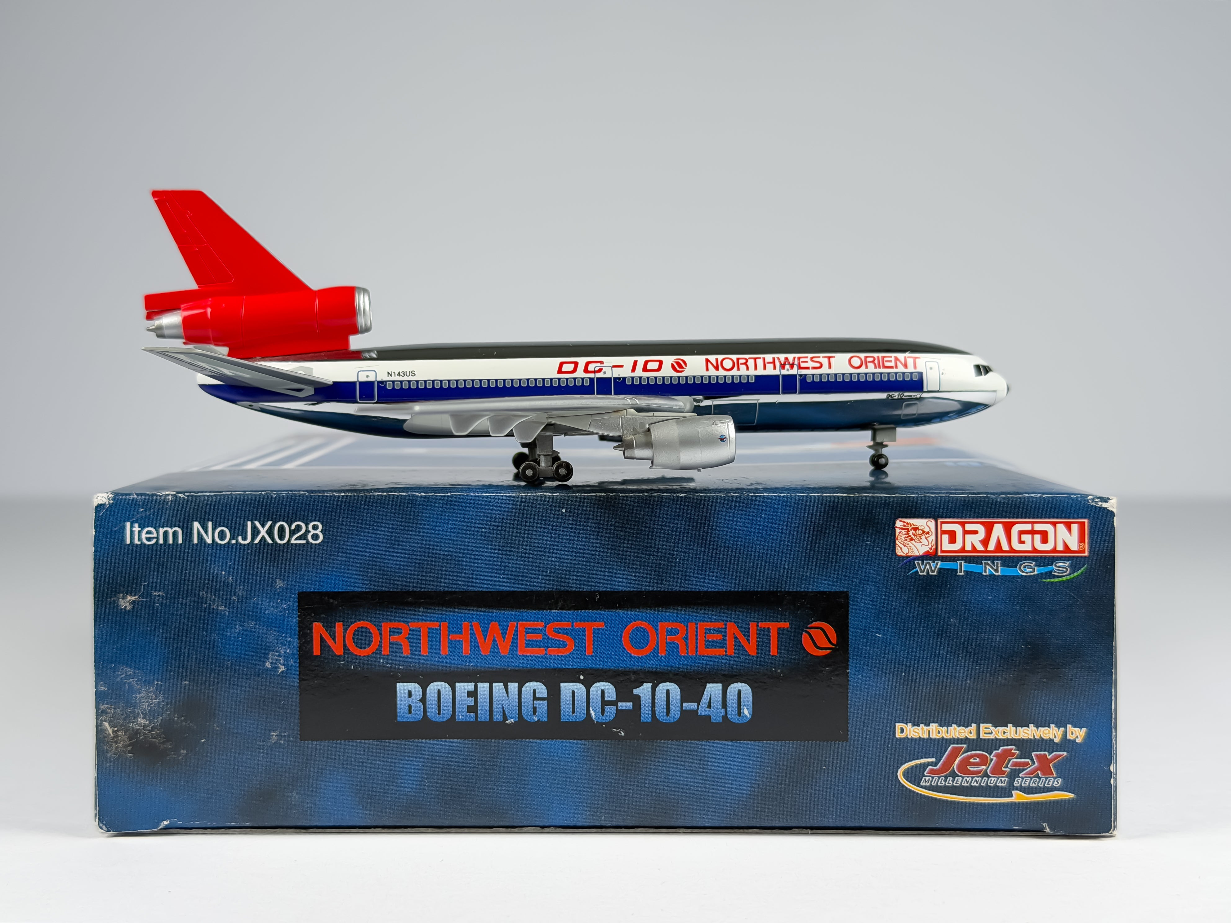 Northwest Orient McDonnell Douglas DC-10-40 1:400 Dragon Wings N143US (JX028)